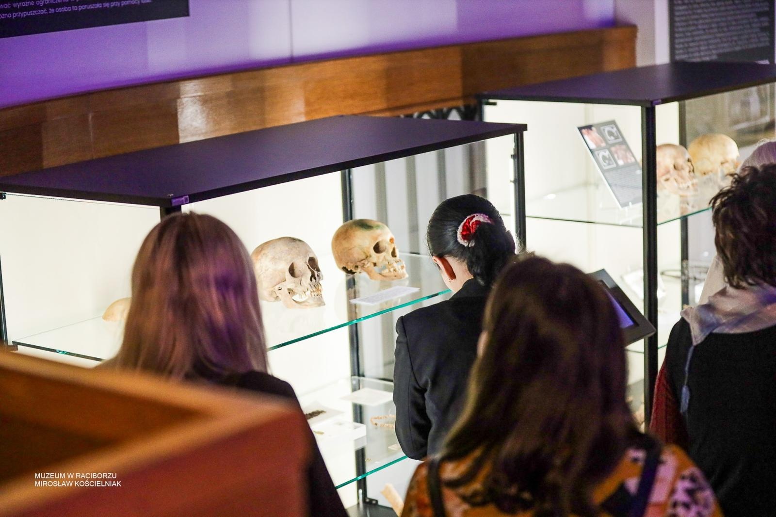 Zdjęcie w galerii na portalu naszraciborz.pl: Tajemnice średniowiecza i Starożytnego Egiptu. Historia opowiedziana na nowo w raciborskim muzeum wiadomości z regionu