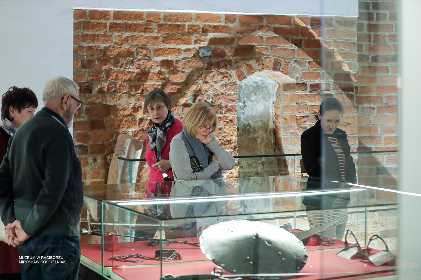 Zdjęcie w galerii na portalu naszraciborz.pl: Tajemnice średniowiecza i Starożytnego Egiptu. Historia opowiedziana na nowo w raciborskim muzeum wiadomości z regionu