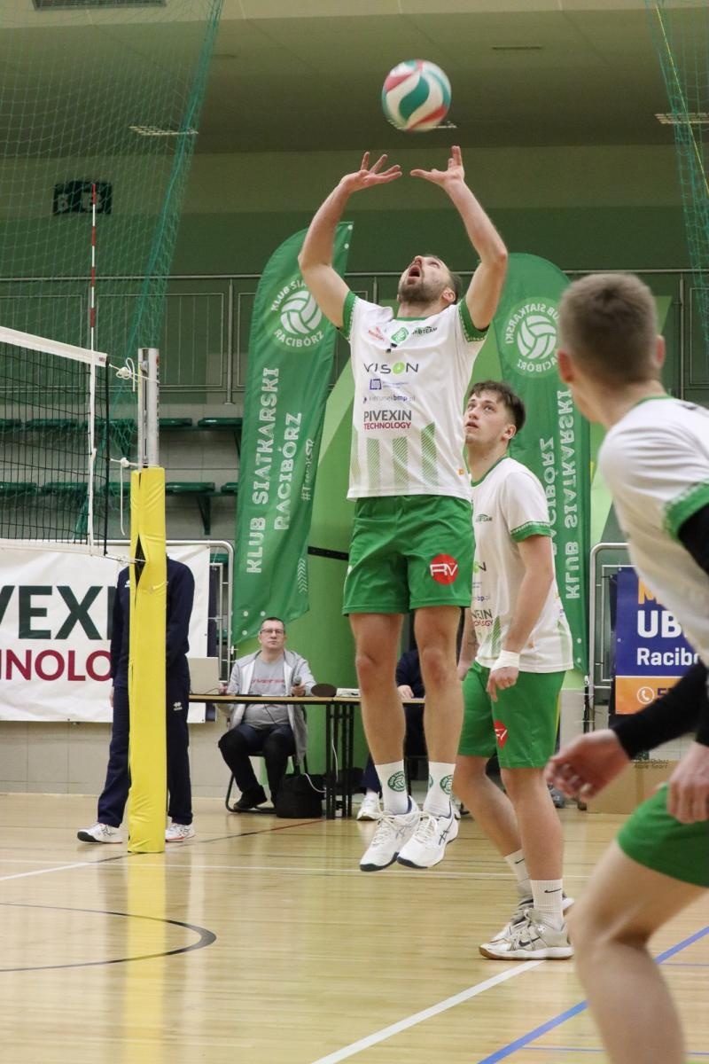 Zdjęcie w galerii na portalu naszraciborz.pl: Pewne zwycięstwo siatkarzy z Raciborza [FOTO] wiadomości z regionu