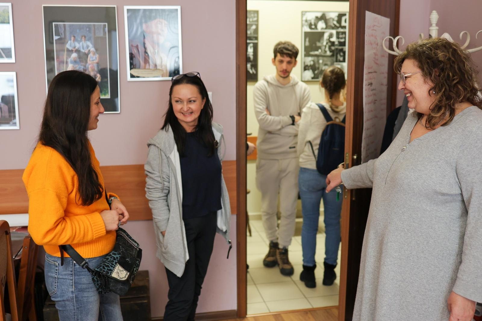 Zdjęcie w galerii na portalu naszraciborz.pl: Wizyta studyjna Miejskiego Ośrodka Kultury z Nowej Rudy w RCK wiadomości z regionu