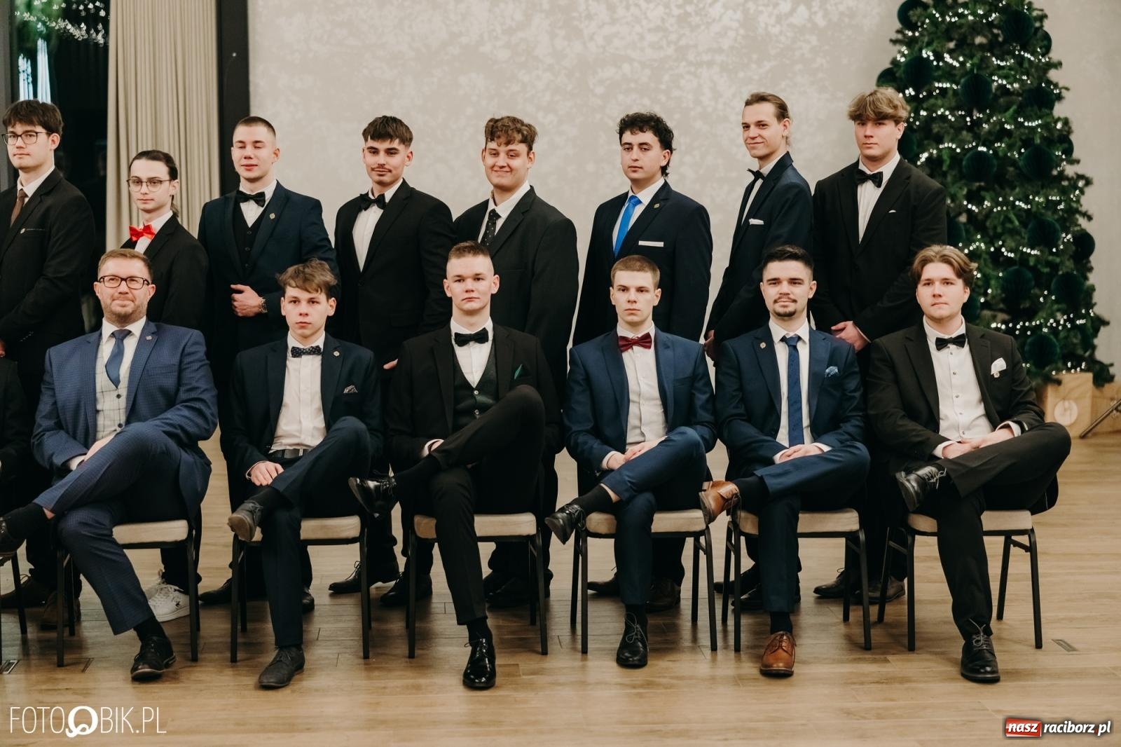 Zdjęcie w galerii na portalu naszraciborz.pl: Studniówka raciborskiego Mechanika na bis. Jeden bal, dwa fotoreportaże [FOTO i WIDEO] wiadomości z regionu