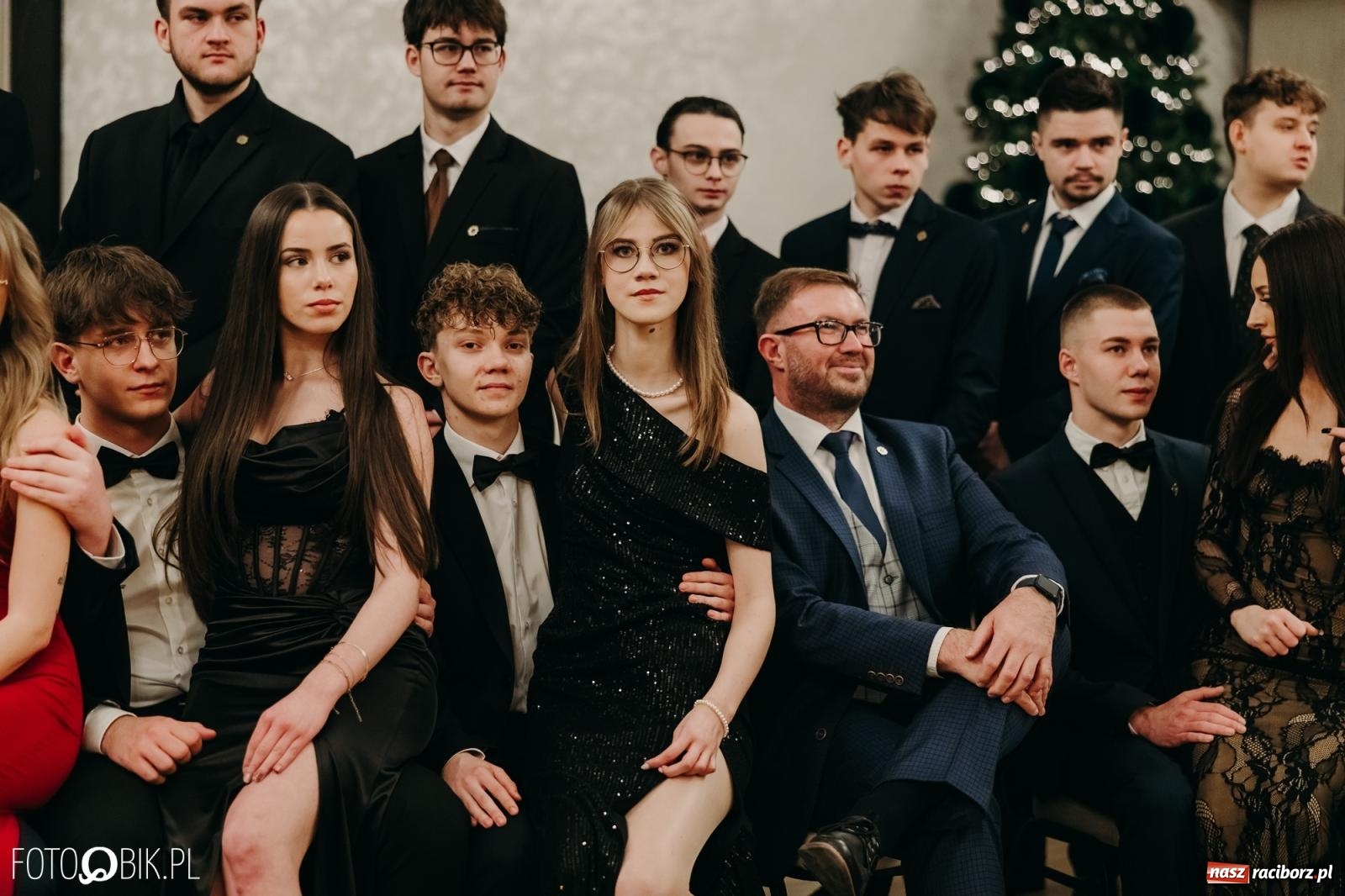 Zdjęcie w galerii na portalu naszraciborz.pl: Studniówka raciborskiego Mechanika na bis. Jeden bal, dwa fotoreportaże [FOTO i WIDEO] wiadomości z regionu