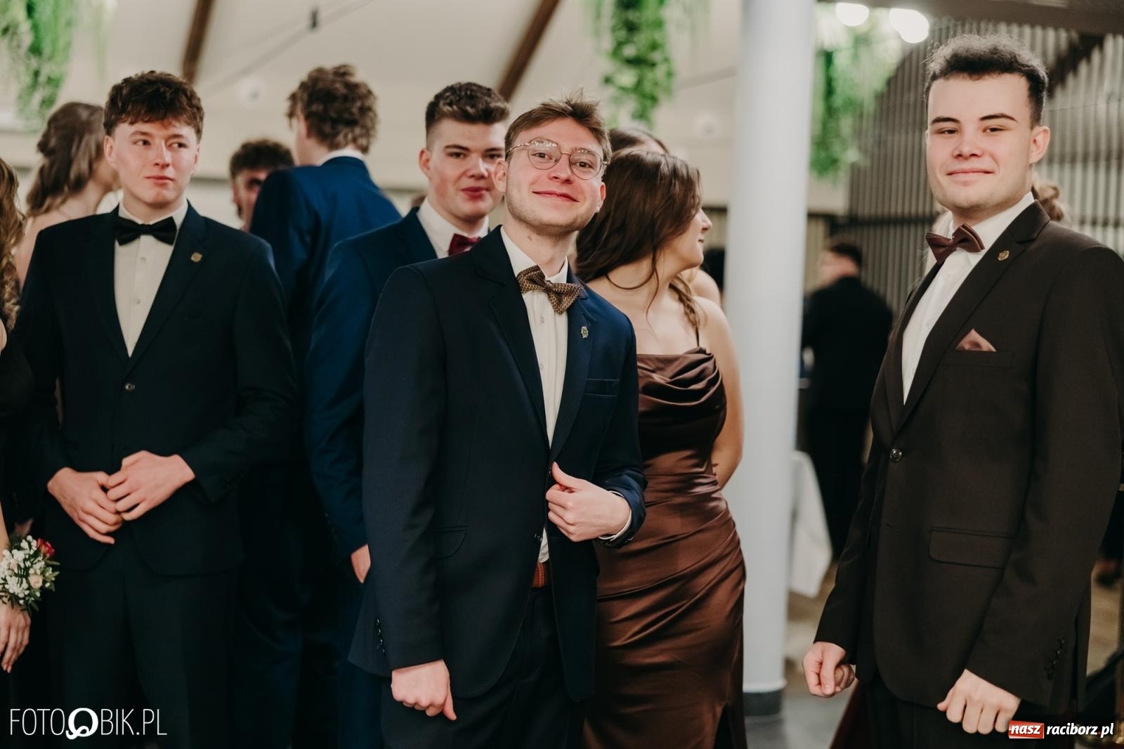 Zdjęcie w galerii na portalu naszraciborz.pl: Studniówka raciborskiego Mechanika na bis. Jeden bal, dwa fotoreportaże [FOTO i WIDEO] wiadomości z regionu