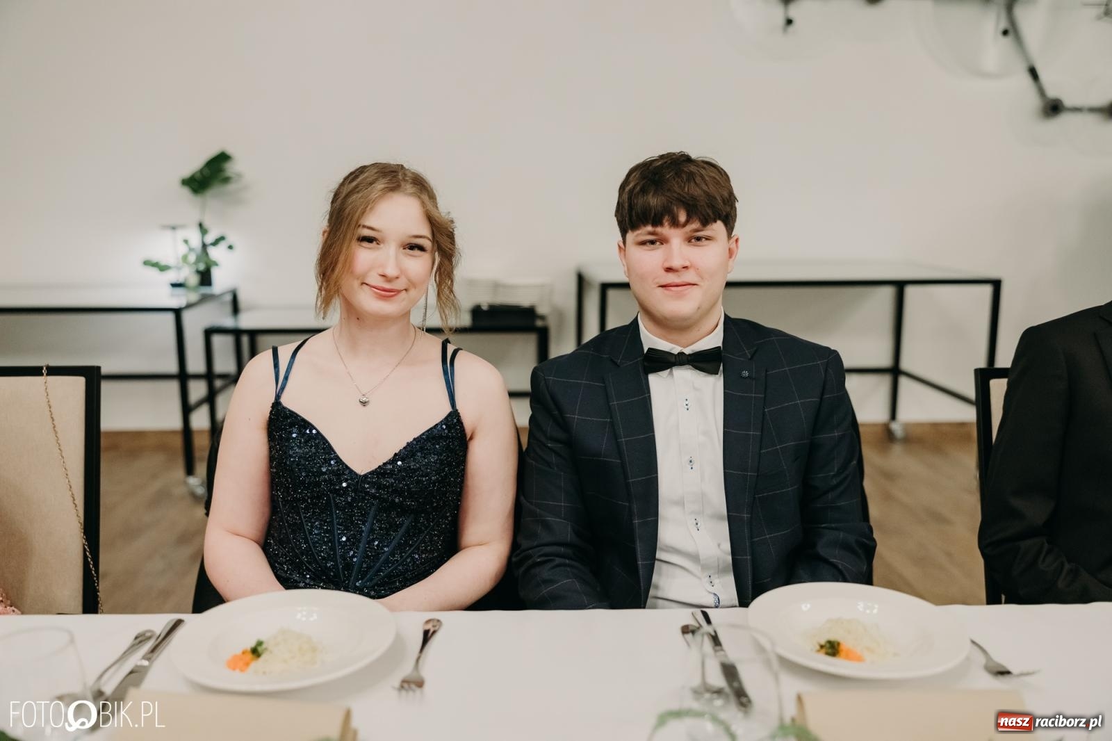 Zdjęcie w galerii na portalu naszraciborz.pl: Studniówka raciborskiego Mechanika na bis. Jeden bal, dwa fotoreportaże [FOTO i WIDEO] wiadomości z regionu