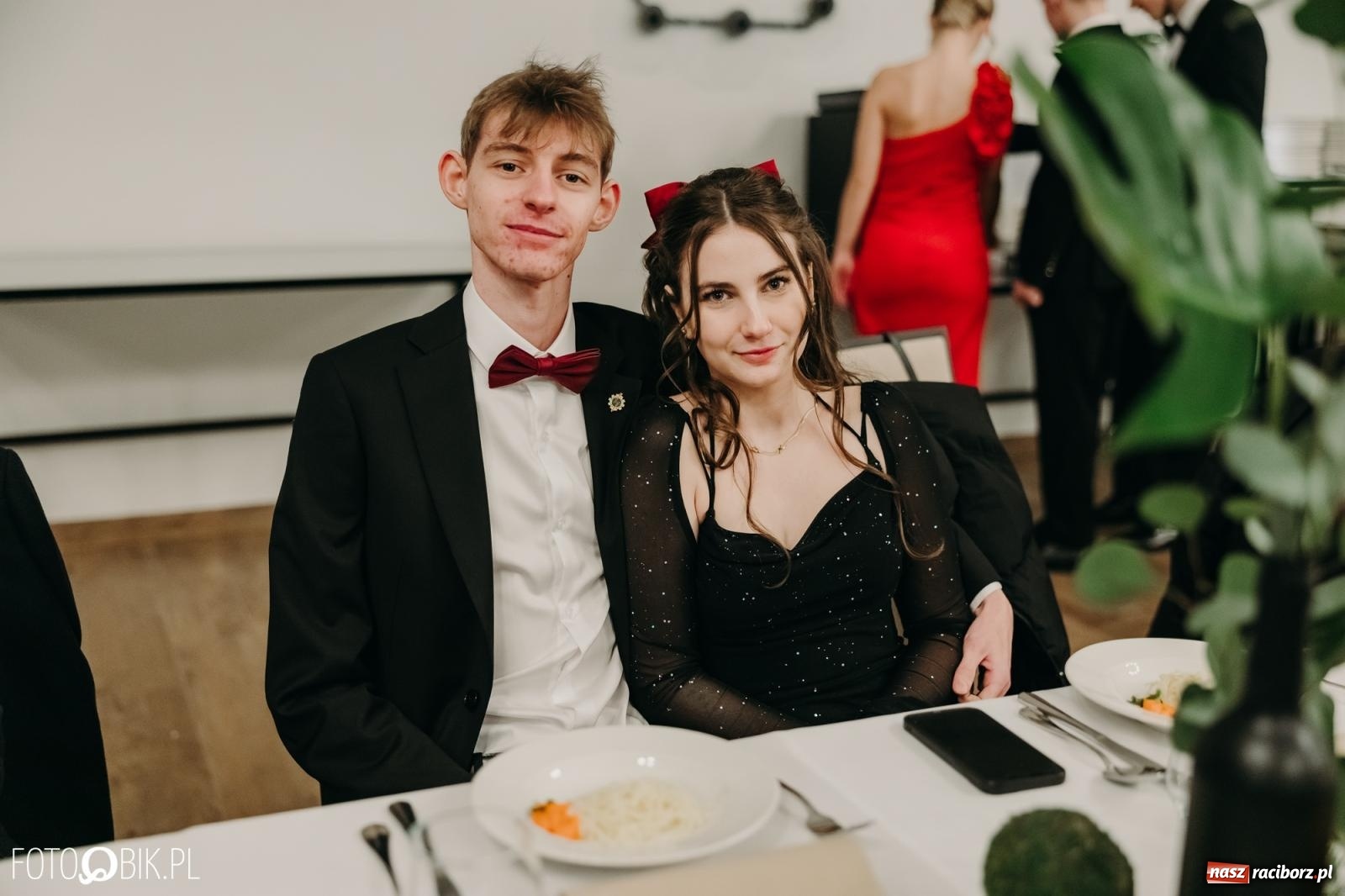 Zdjęcie w galerii na portalu naszraciborz.pl: Studniówka raciborskiego Mechanika na bis. Jeden bal, dwa fotoreportaże [FOTO i WIDEO] wiadomości z regionu