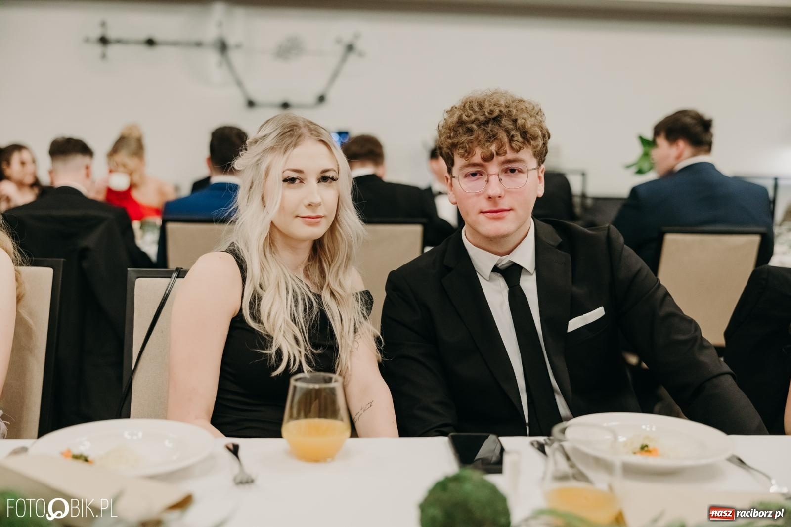 Zdjęcie w galerii na portalu naszraciborz.pl: Studniówka raciborskiego Mechanika na bis. Jeden bal, dwa fotoreportaże [FOTO i WIDEO] wiadomości z regionu