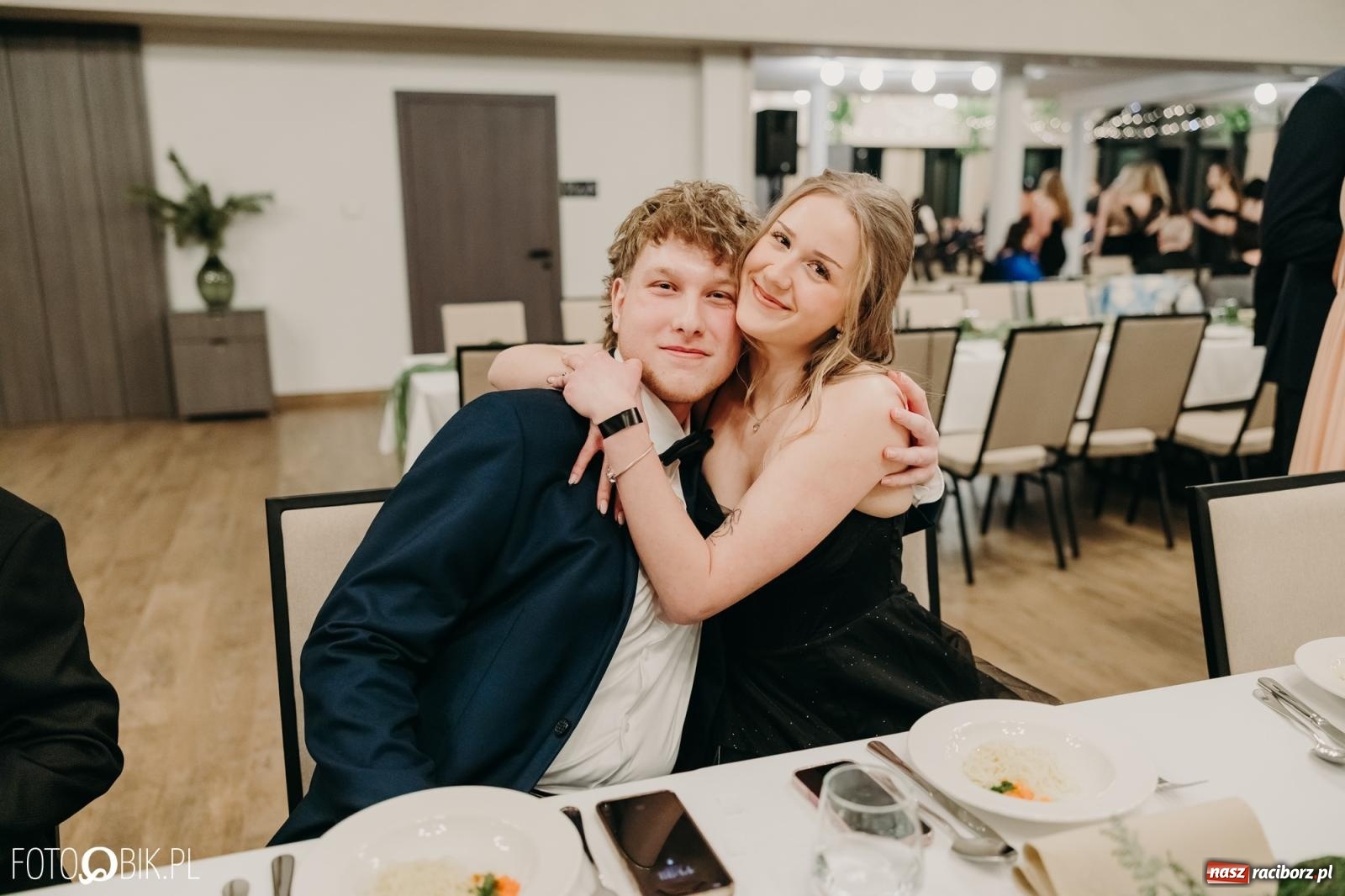 Zdjęcie w galerii na portalu naszraciborz.pl: Studniówka raciborskiego Mechanika na bis. Jeden bal, dwa fotoreportaże [FOTO i WIDEO] wiadomości z regionu