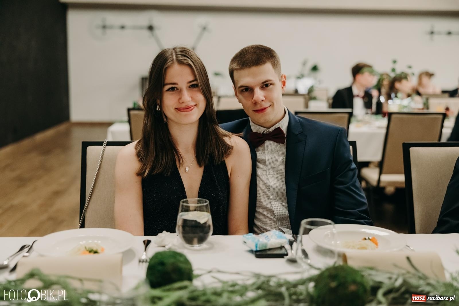 Zdjęcie w galerii na portalu naszraciborz.pl: Studniówka raciborskiego Mechanika na bis. Jeden bal, dwa fotoreportaże [FOTO i WIDEO] wiadomości z regionu