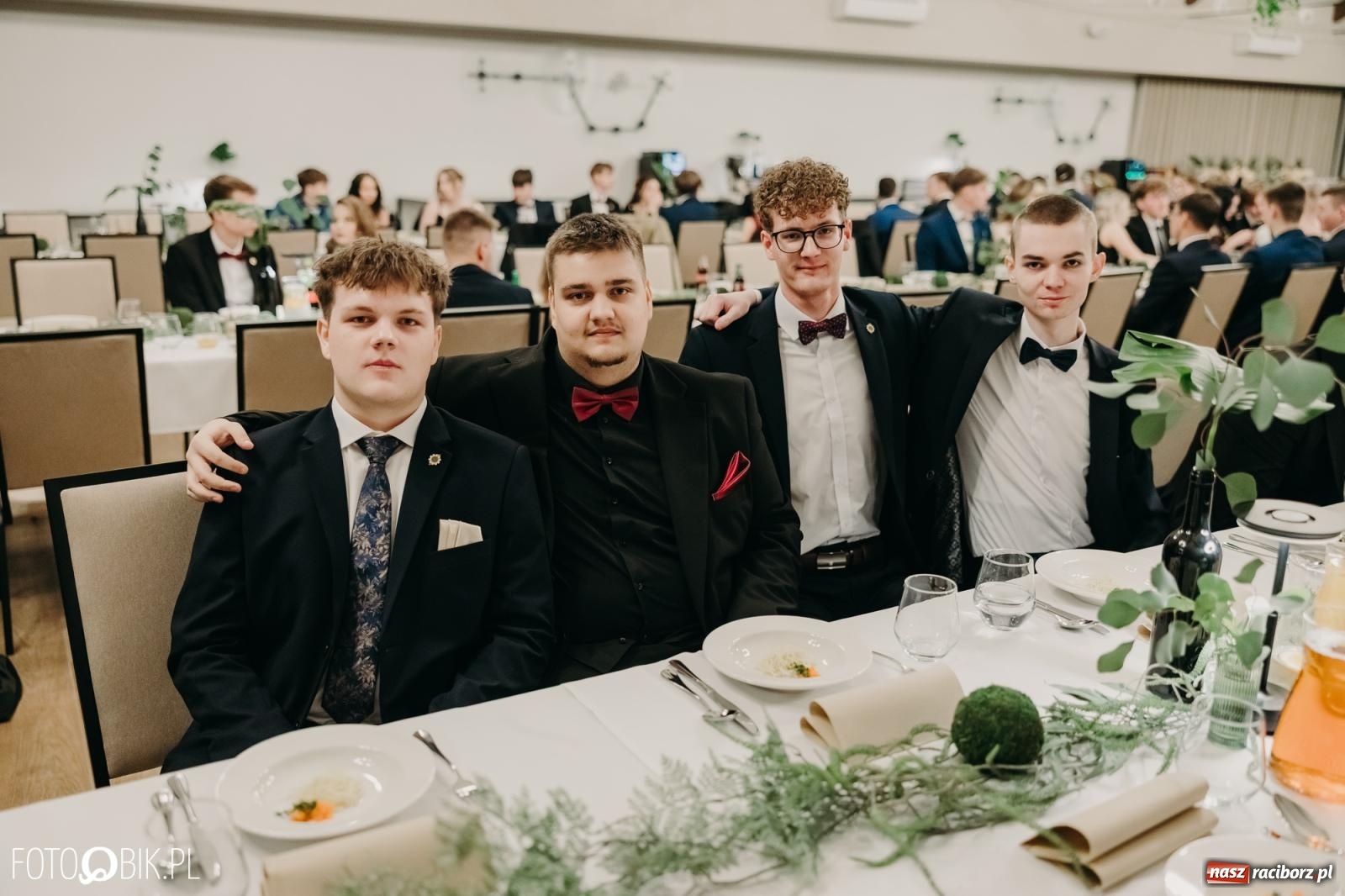 Zdjęcie w galerii na portalu naszraciborz.pl: Studniówka raciborskiego Mechanika na bis. Jeden bal, dwa fotoreportaże [FOTO i WIDEO] wiadomości z regionu