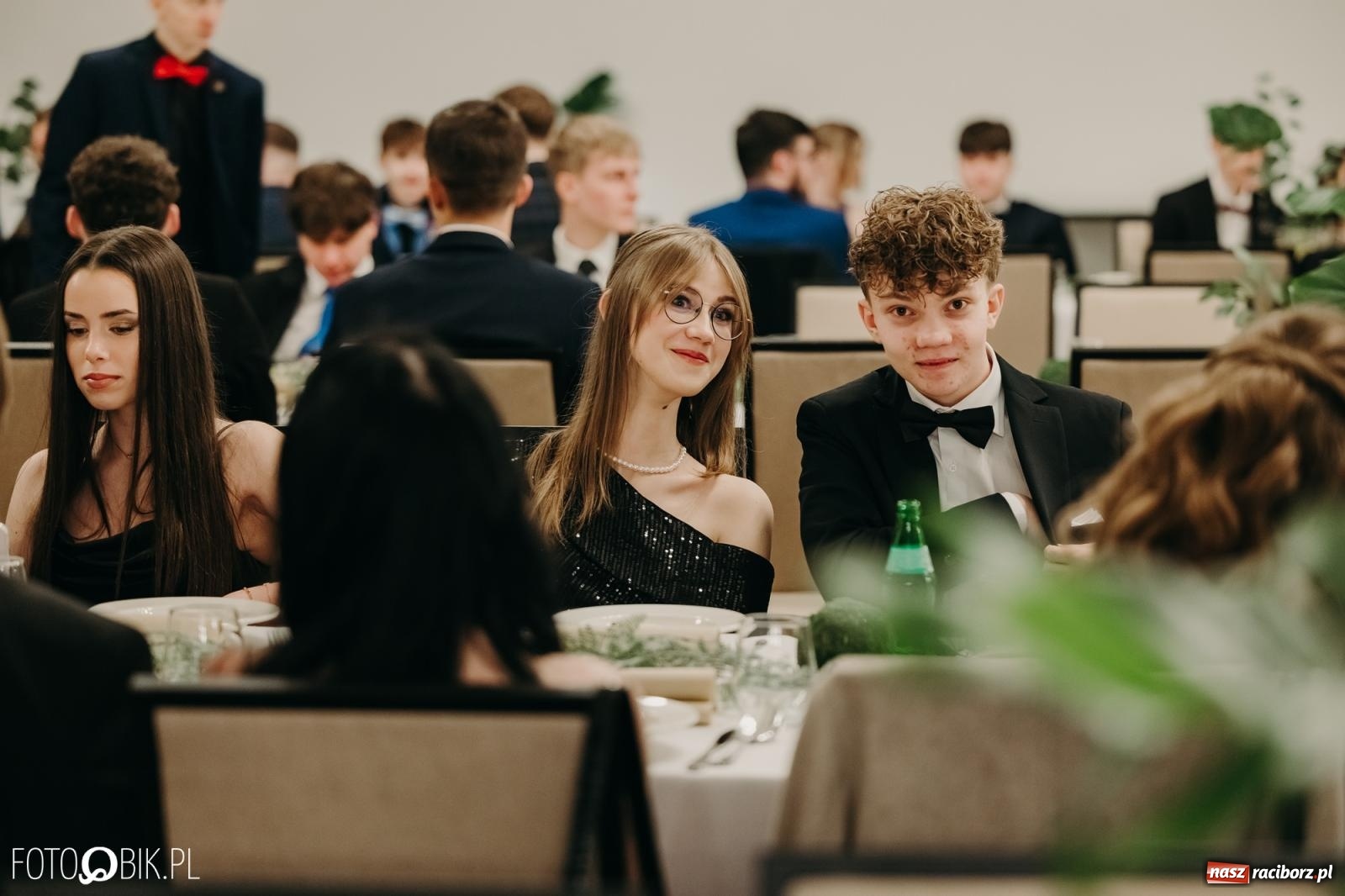 Zdjęcie w galerii na portalu naszraciborz.pl: Studniówka raciborskiego Mechanika na bis. Jeden bal, dwa fotoreportaże [FOTO i WIDEO] wiadomości z regionu