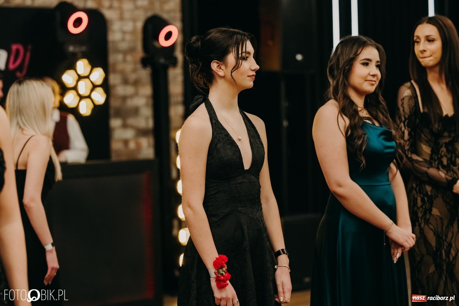 Zdjęcie w galerii na portalu naszraciborz.pl: Studniówka raciborskiego Mechanika na bis. Jeden bal, dwa fotoreportaże [FOTO i WIDEO] wiadomości z regionu