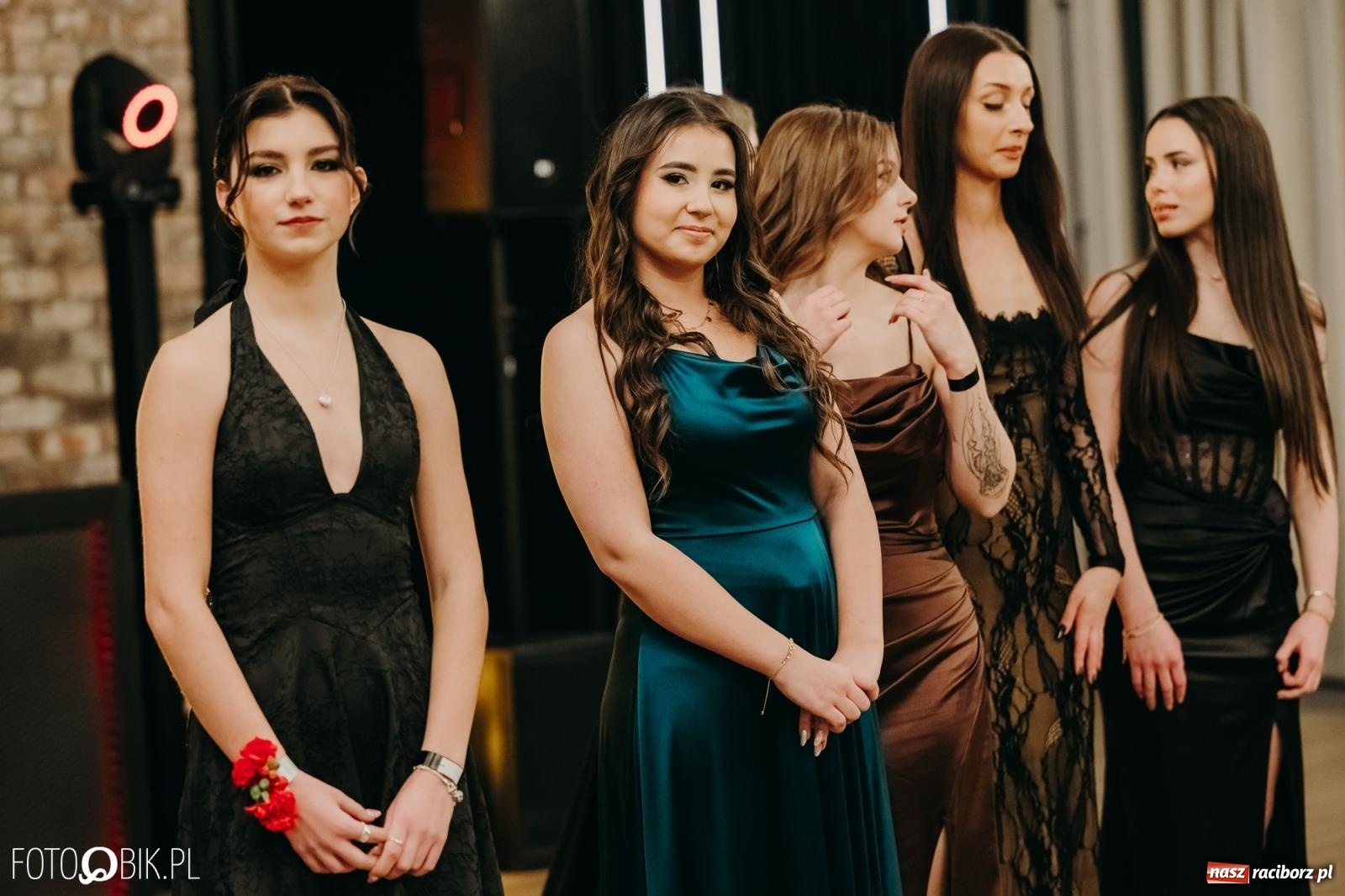 Zdjęcie w galerii na portalu naszraciborz.pl: Studniówka raciborskiego Mechanika na bis. Jeden bal, dwa fotoreportaże [FOTO i WIDEO] wiadomości z regionu