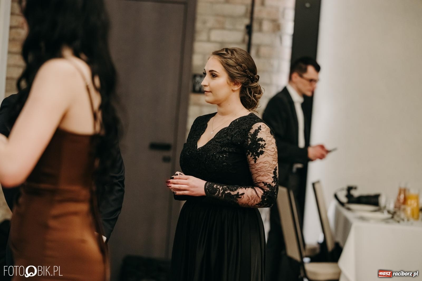 Zdjęcie w galerii na portalu naszraciborz.pl: Studniówka raciborskiego Mechanika na bis. Jeden bal, dwa fotoreportaże [FOTO i WIDEO] wiadomości z regionu