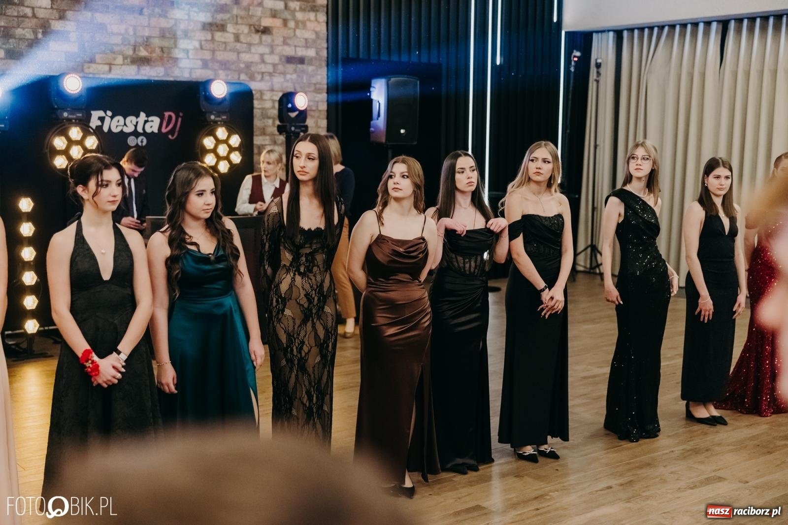 Zdjęcie w galerii na portalu naszraciborz.pl: Studniówka raciborskiego Mechanika na bis. Jeden bal, dwa fotoreportaże [FOTO i WIDEO] wiadomości z regionu