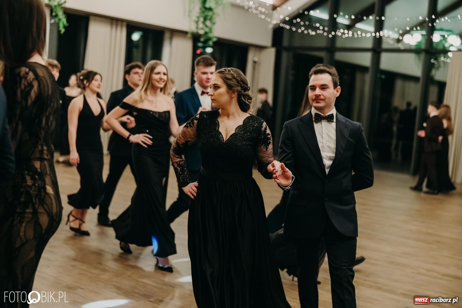 Zdjęcie w galerii na portalu naszraciborz.pl: Studniówka raciborskiego Mechanika na bis. Jeden bal, dwa fotoreportaże [FOTO i WIDEO] wiadomości z regionu