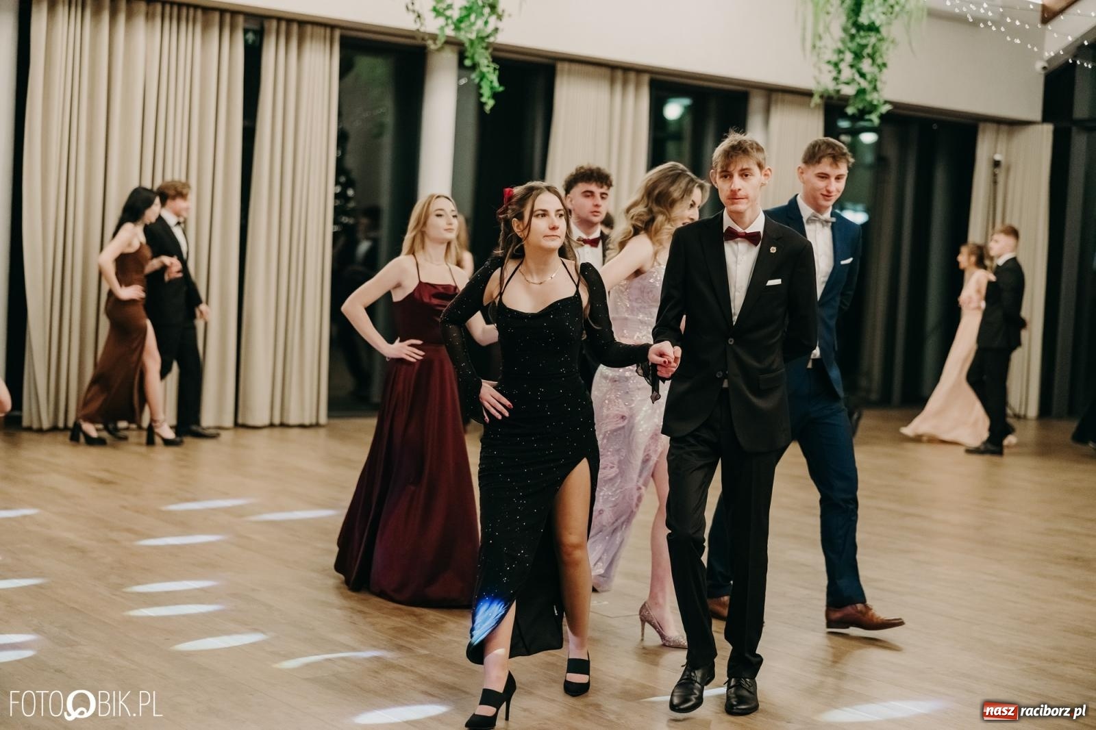 Zdjęcie w galerii na portalu naszraciborz.pl: Studniówka raciborskiego Mechanika na bis. Jeden bal, dwa fotoreportaże [FOTO i WIDEO] wiadomości z regionu