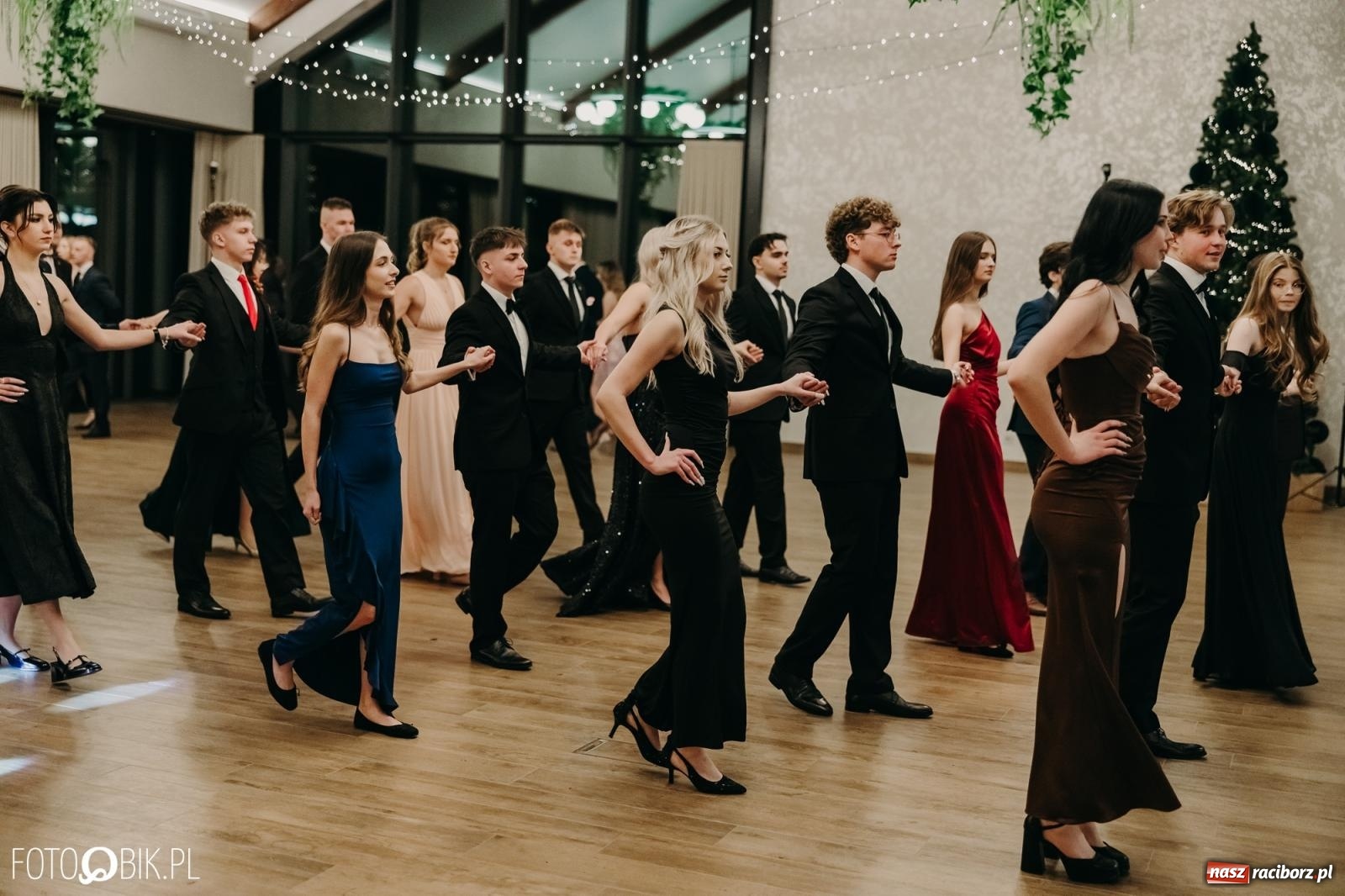 Zdjęcie w galerii na portalu naszraciborz.pl: Studniówka raciborskiego Mechanika na bis. Jeden bal, dwa fotoreportaże [FOTO i WIDEO] wiadomości z regionu