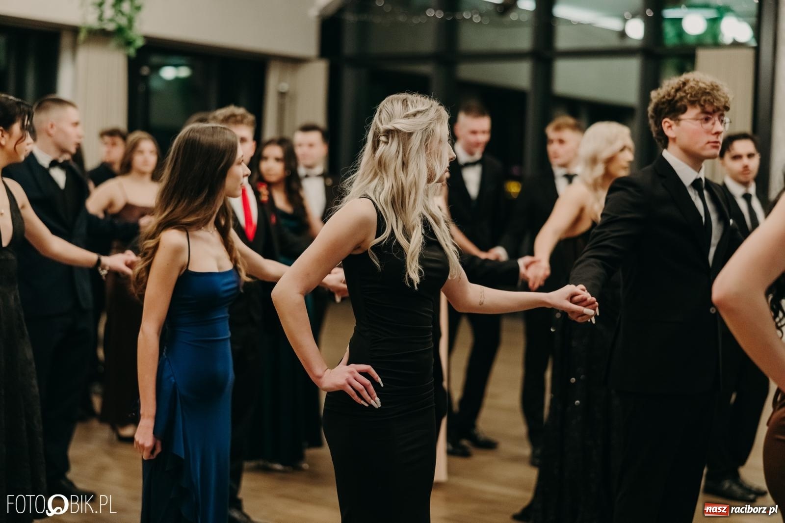 Zdjęcie w galerii na portalu naszraciborz.pl: Studniówka raciborskiego Mechanika na bis. Jeden bal, dwa fotoreportaże [FOTO i WIDEO] wiadomości z regionu