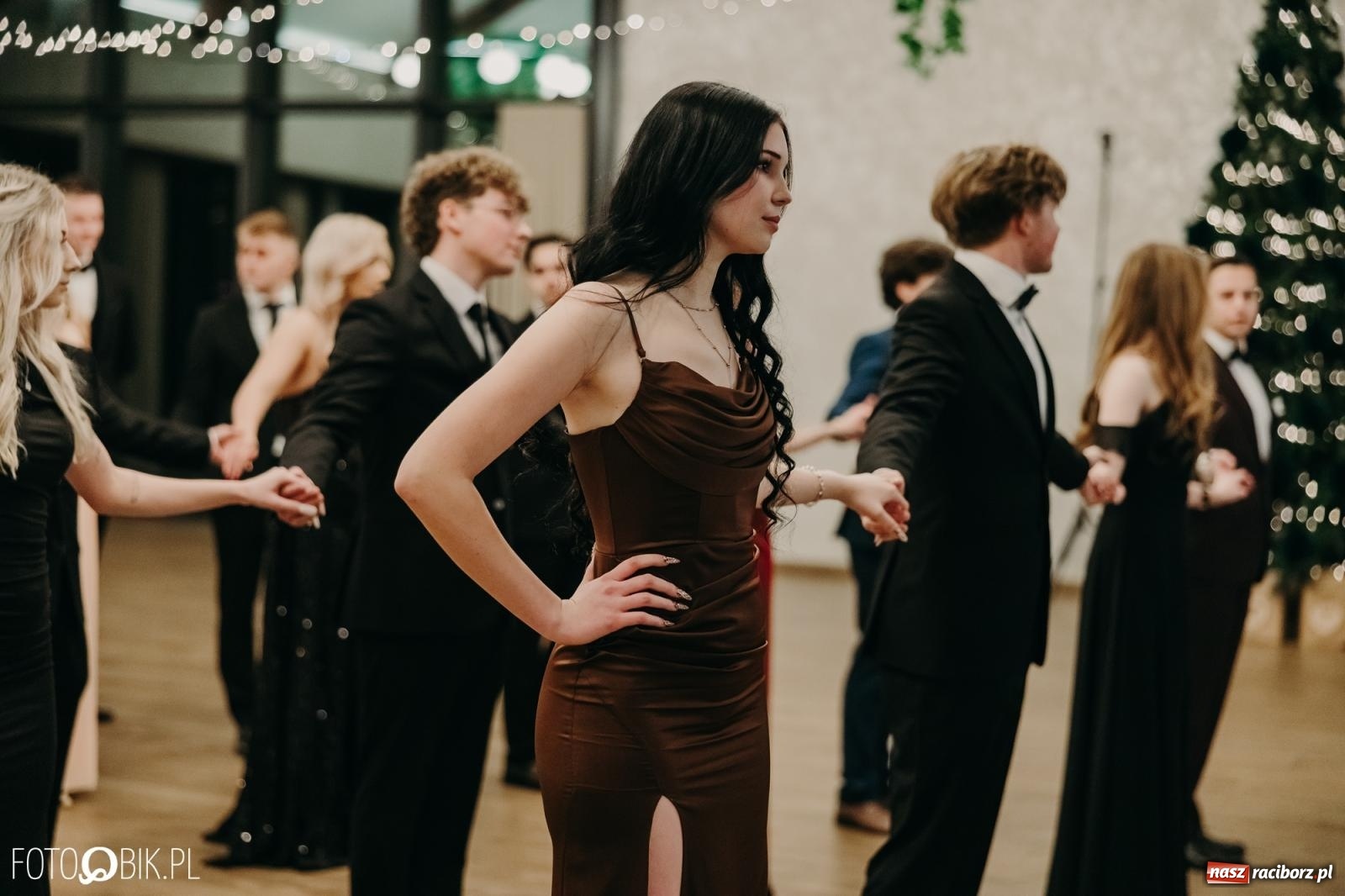 Zdjęcie w galerii na portalu naszraciborz.pl: Studniówka raciborskiego Mechanika na bis. Jeden bal, dwa fotoreportaże [FOTO i WIDEO] wiadomości z regionu