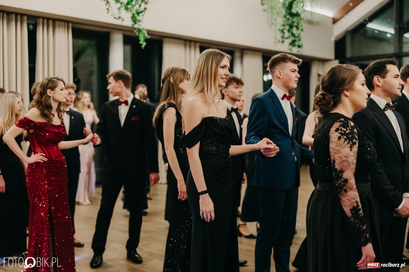 Zdjęcie w galerii na portalu naszraciborz.pl: Studniówka raciborskiego Mechanika na bis. Jeden bal, dwa fotoreportaże [FOTO i WIDEO] wiadomości z regionu