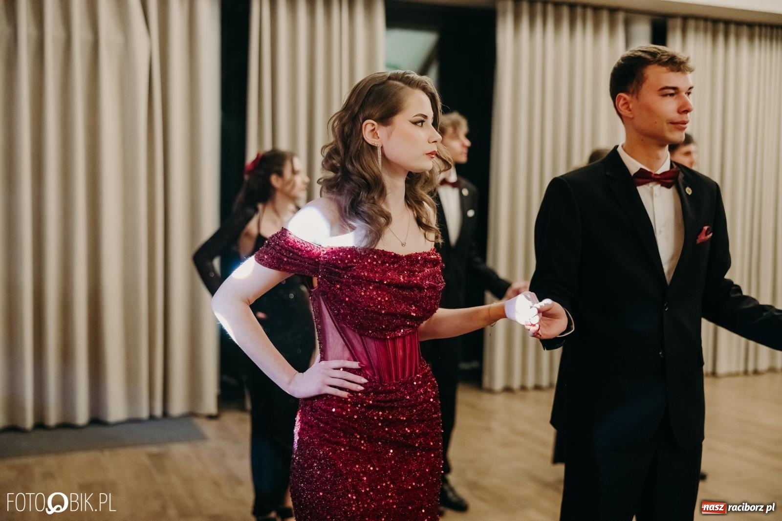 Zdjęcie w galerii na portalu naszraciborz.pl: Studniówka raciborskiego Mechanika na bis. Jeden bal, dwa fotoreportaże [FOTO i WIDEO] wiadomości z regionu