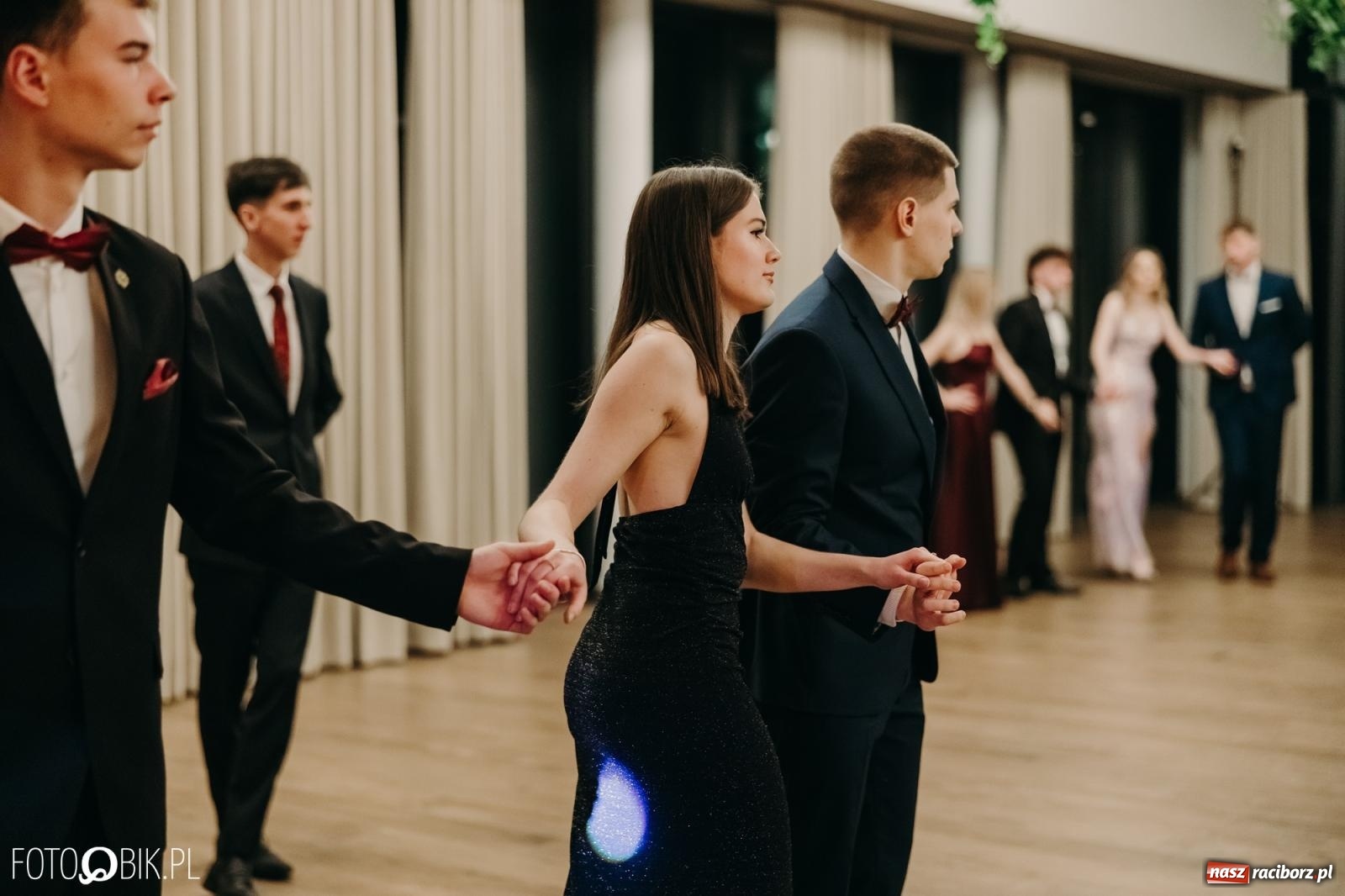 Zdjęcie w galerii na portalu naszraciborz.pl: Studniówka raciborskiego Mechanika na bis. Jeden bal, dwa fotoreportaże [FOTO i WIDEO] wiadomości z regionu