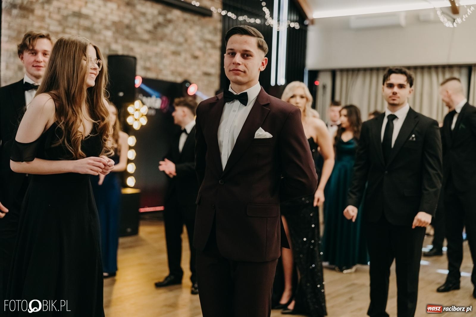 Zdjęcie w galerii na portalu naszraciborz.pl: Studniówka raciborskiego Mechanika na bis. Jeden bal, dwa fotoreportaże [FOTO i WIDEO] wiadomości z regionu