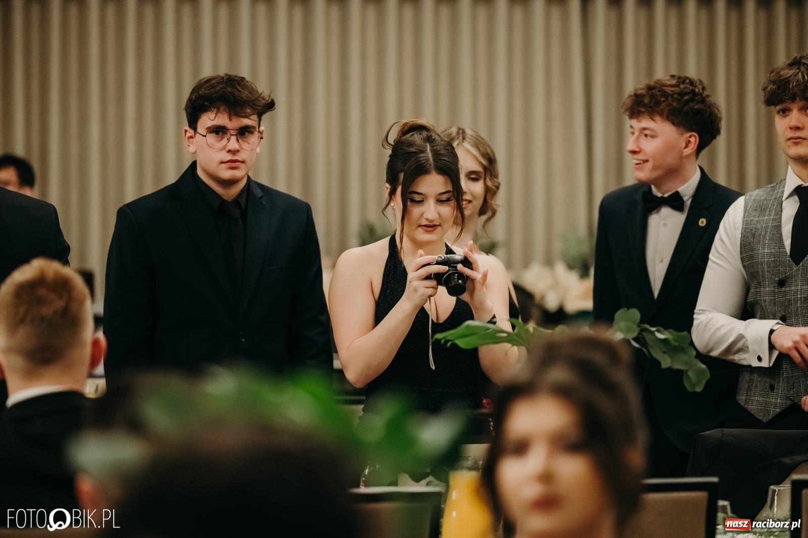 Zdjęcie w galerii na portalu naszraciborz.pl: Studniówka raciborskiego Mechanika na bis. Jeden bal, dwa fotoreportaże [FOTO i WIDEO] wiadomości z regionu