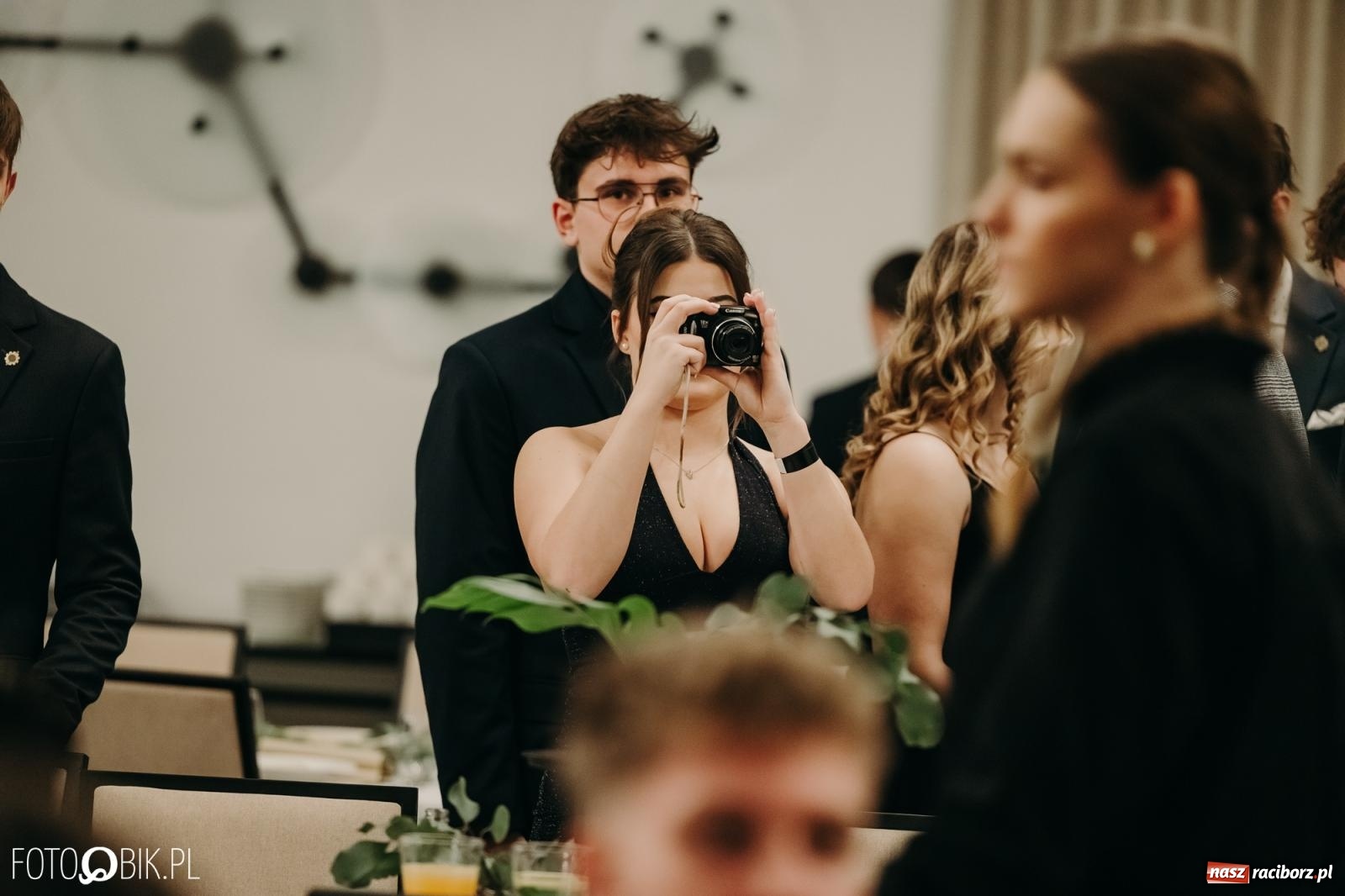 Zdjęcie w galerii na portalu naszraciborz.pl: Studniówka raciborskiego Mechanika na bis. Jeden bal, dwa fotoreportaże [FOTO i WIDEO] wiadomości z regionu