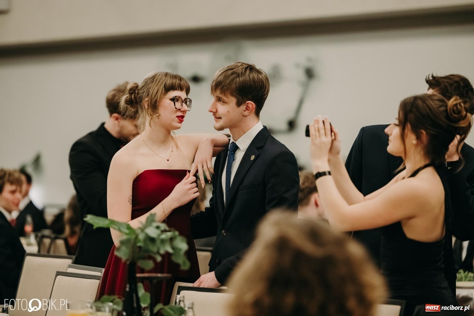 Zdjęcie w galerii na portalu naszraciborz.pl: Studniówka raciborskiego Mechanika na bis. Jeden bal, dwa fotoreportaże [FOTO i WIDEO] wiadomości z regionu