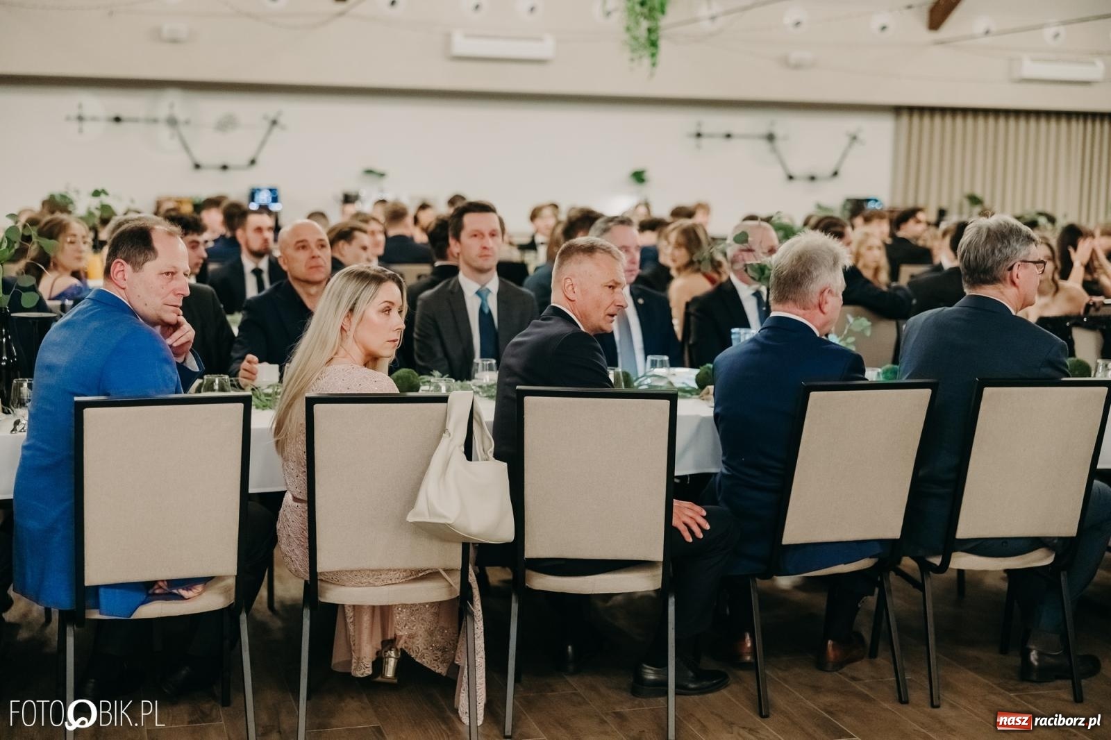 Zdjęcie w galerii na portalu naszraciborz.pl: Studniówka raciborskiego Mechanika na bis. Jeden bal, dwa fotoreportaże [FOTO i WIDEO] wiadomości z regionu