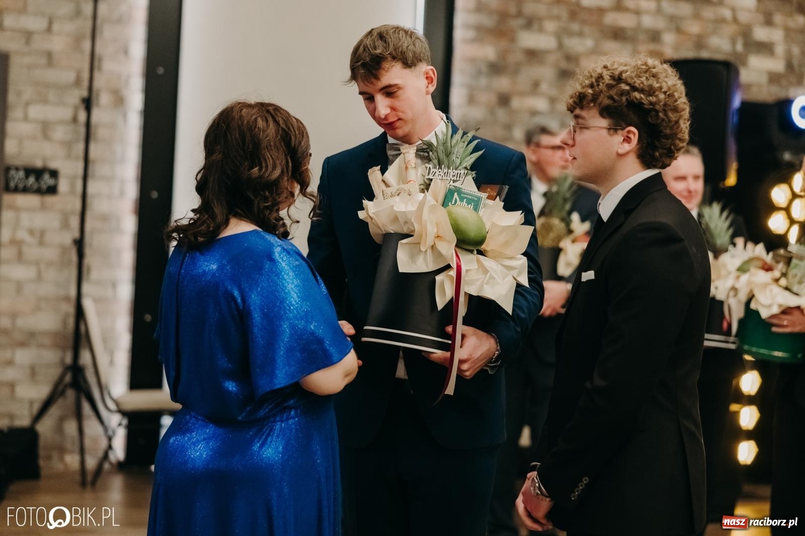 Zdjęcie w galerii na portalu naszraciborz.pl: Studniówka raciborskiego Mechanika na bis. Jeden bal, dwa fotoreportaże [FOTO i WIDEO] wiadomości z regionu