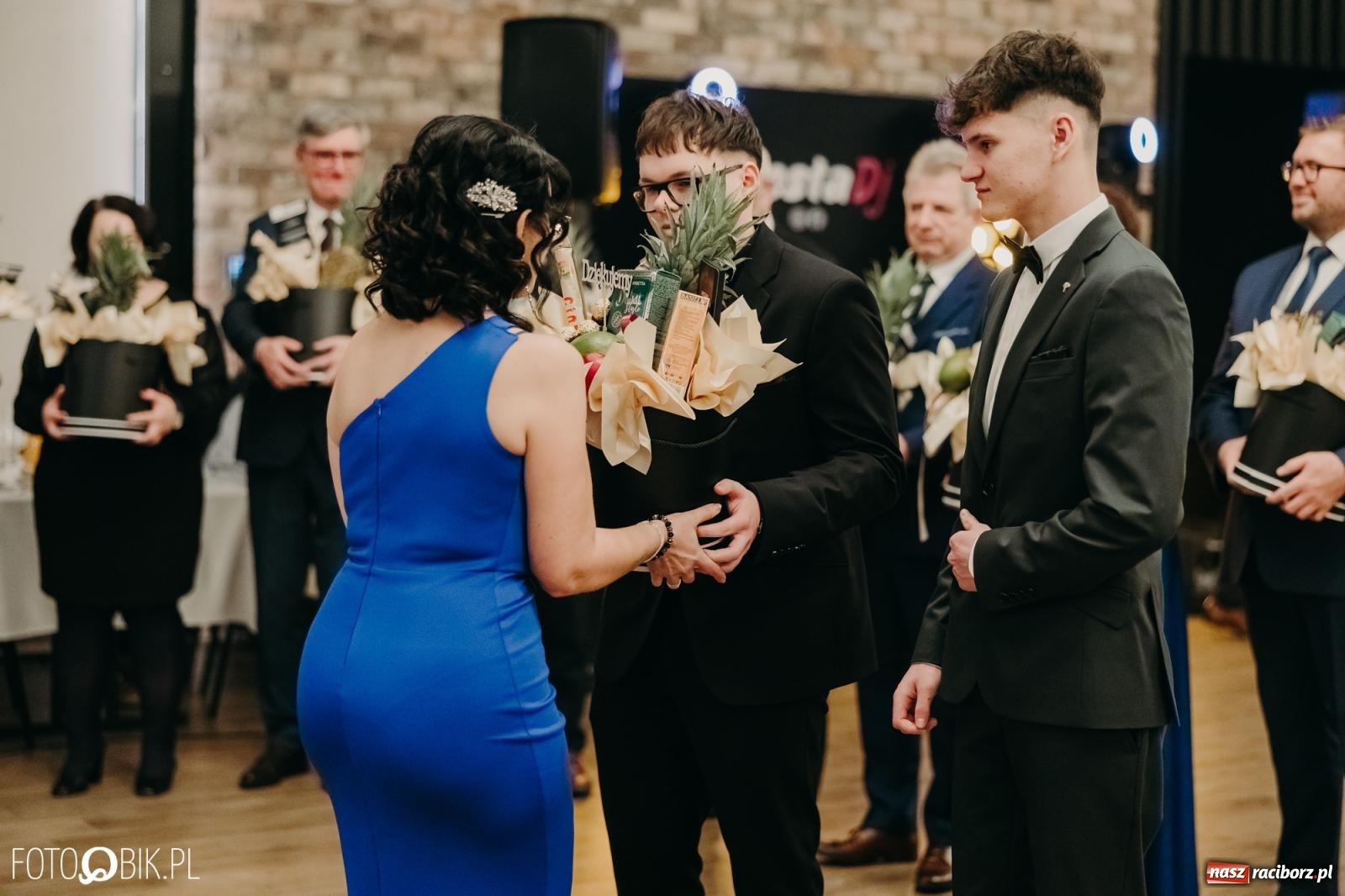 Zdjęcie w galerii na portalu naszraciborz.pl: Studniówka raciborskiego Mechanika na bis. Jeden bal, dwa fotoreportaże [FOTO i WIDEO] wiadomości z regionu