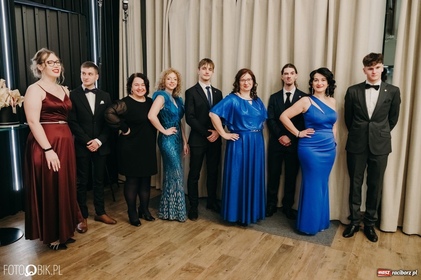 Zdjęcie w galerii na portalu naszraciborz.pl: Studniówka raciborskiego Mechanika na bis. Jeden bal, dwa fotoreportaże [FOTO i WIDEO] wiadomości z regionu