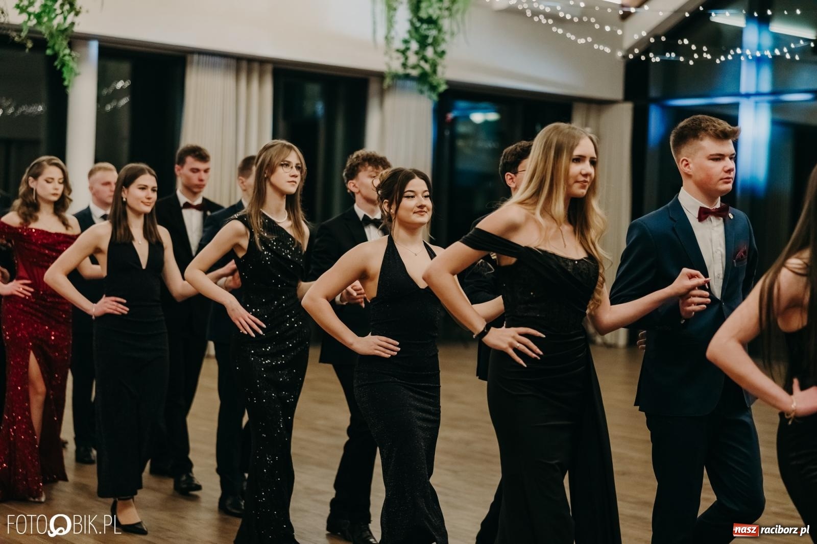 Zdjęcie w galerii na portalu naszraciborz.pl: Studniówka raciborskiego Mechanika na bis. Jeden bal, dwa fotoreportaże [FOTO i WIDEO] wiadomości z regionu