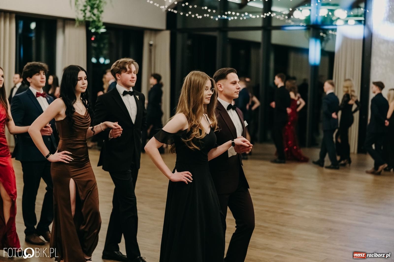 Zdjęcie w galerii na portalu naszraciborz.pl: Studniówka raciborskiego Mechanika na bis. Jeden bal, dwa fotoreportaże [FOTO i WIDEO] wiadomości z regionu