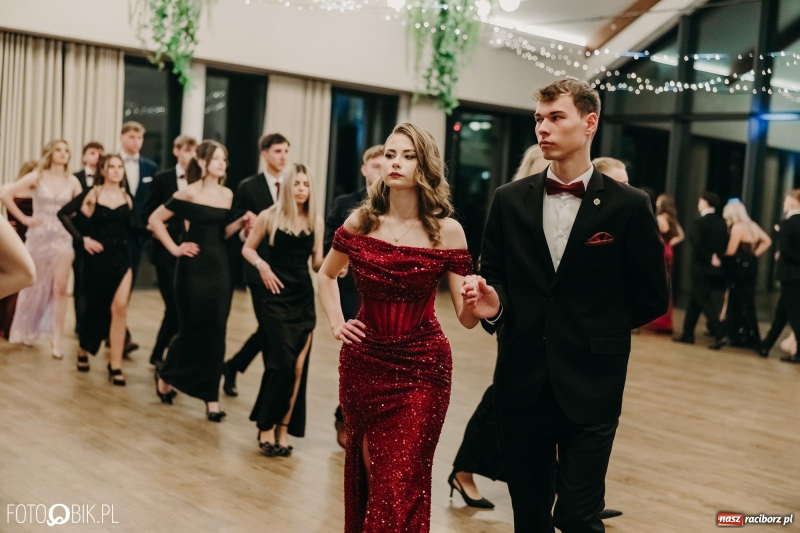 Zdjęcie w galerii na portalu naszraciborz.pl: Studniówka raciborskiego Mechanika na bis. Jeden bal, dwa fotoreportaże [FOTO i WIDEO] wiadomości z regionu