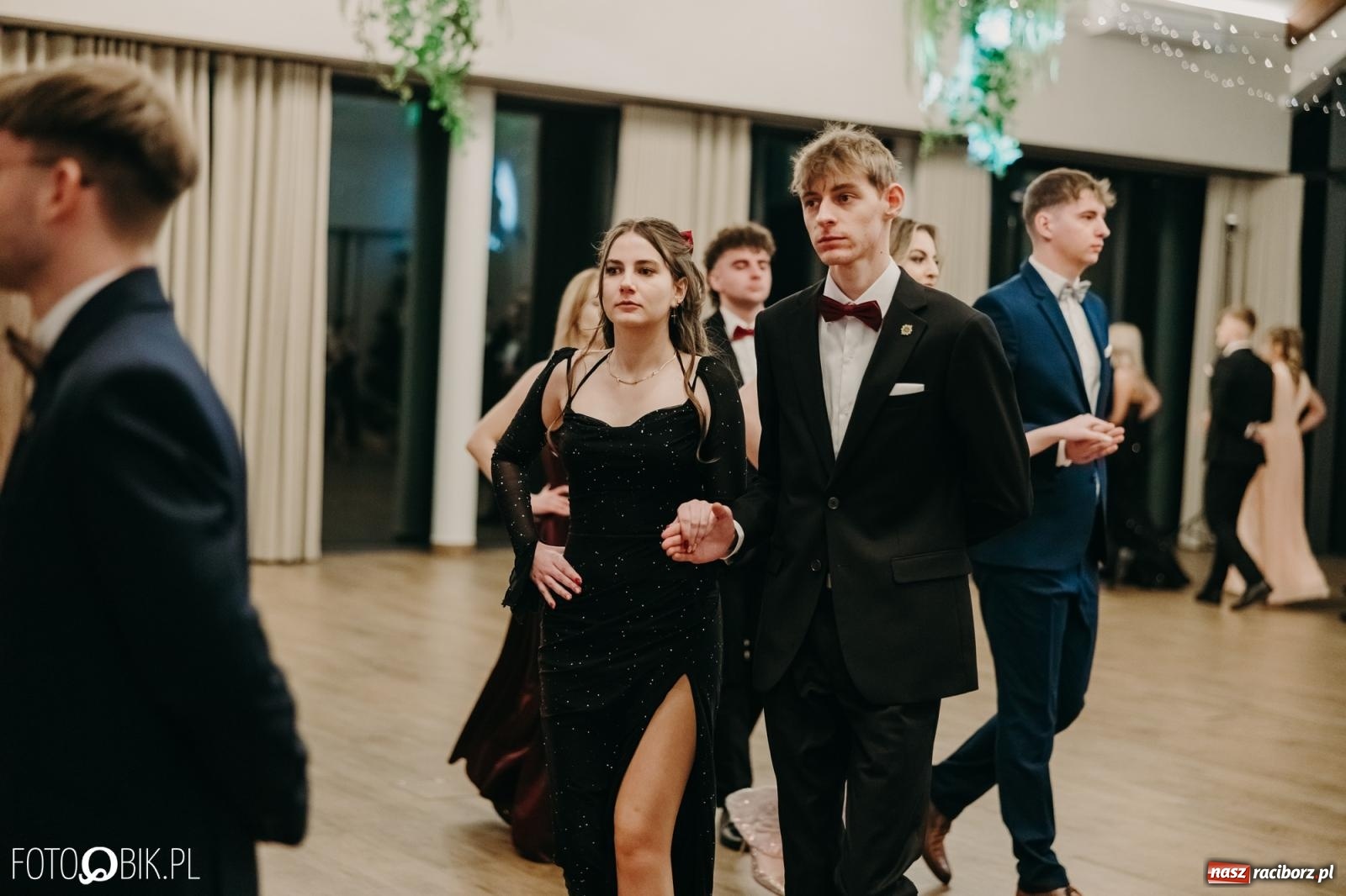 Zdjęcie w galerii na portalu naszraciborz.pl: Studniówka raciborskiego Mechanika na bis. Jeden bal, dwa fotoreportaże [FOTO i WIDEO] wiadomości z regionu