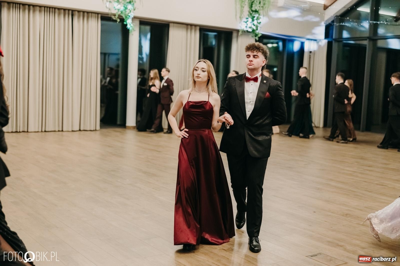 Zdjęcie w galerii na portalu naszraciborz.pl: Studniówka raciborskiego Mechanika na bis. Jeden bal, dwa fotoreportaże [FOTO i WIDEO] wiadomości z regionu