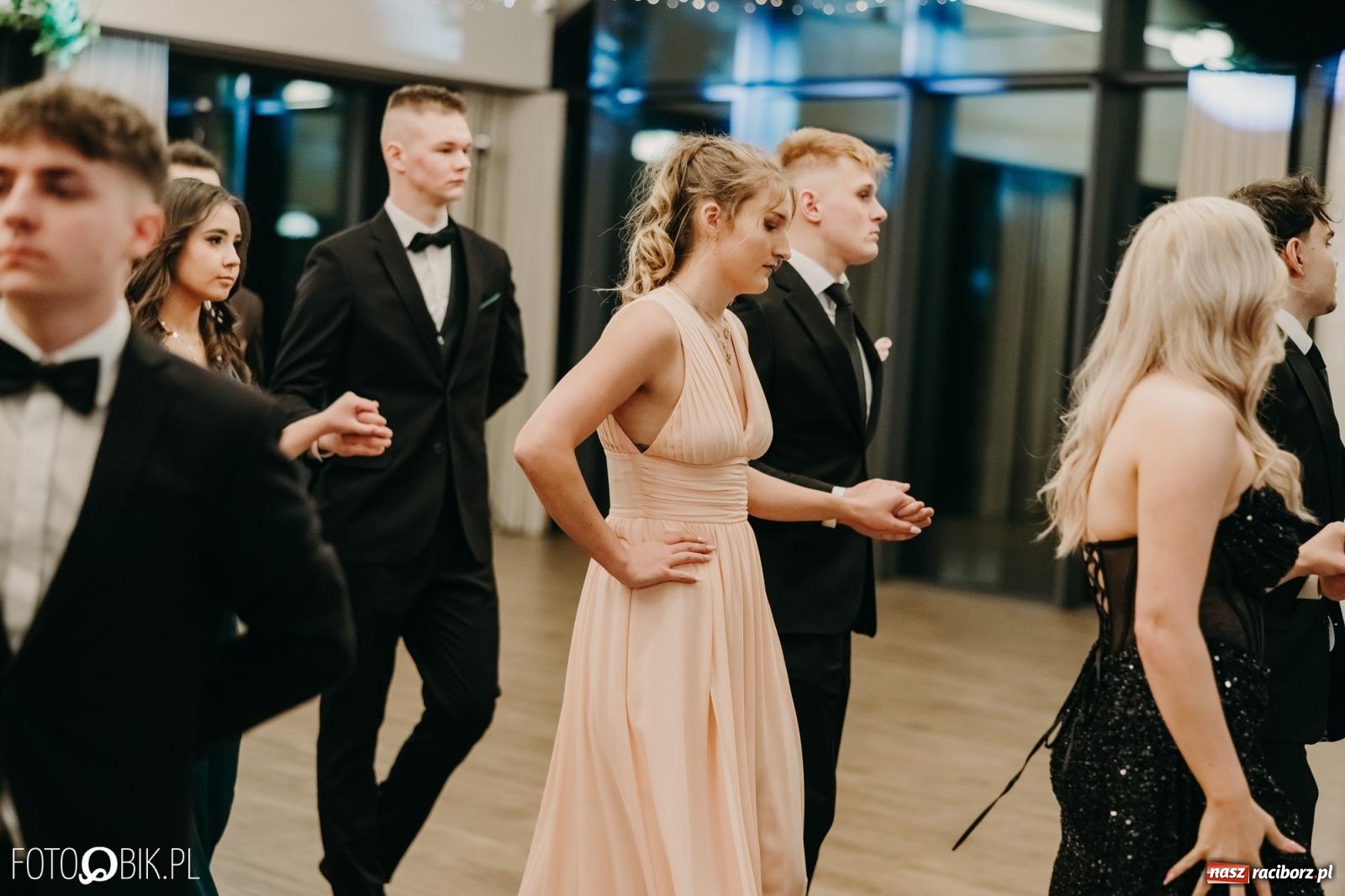 Zdjęcie w galerii na portalu naszraciborz.pl: Studniówka raciborskiego Mechanika na bis. Jeden bal, dwa fotoreportaże [FOTO i WIDEO] wiadomości z regionu