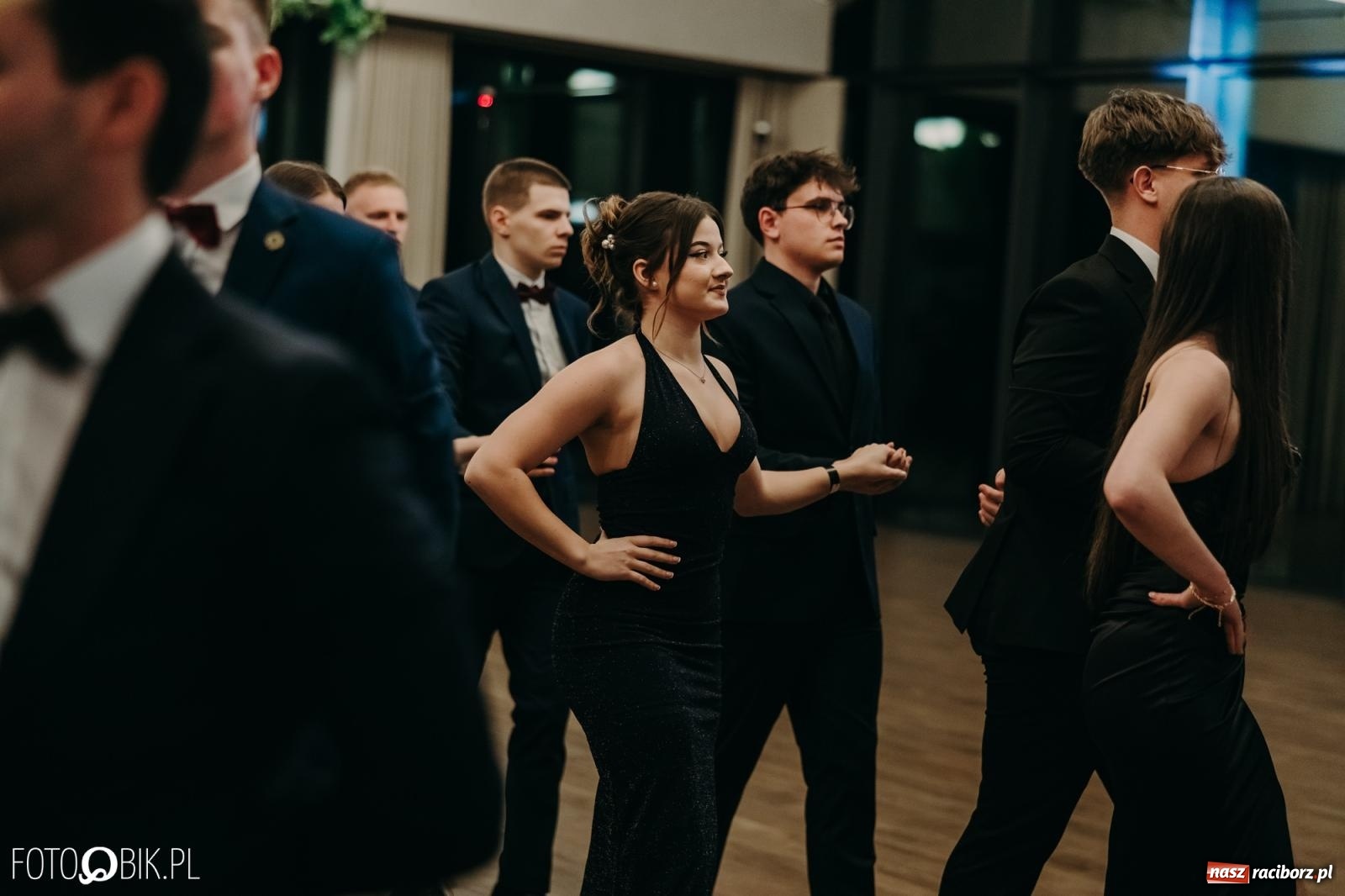 Zdjęcie w galerii na portalu naszraciborz.pl: Studniówka raciborskiego Mechanika na bis. Jeden bal, dwa fotoreportaże [FOTO i WIDEO] wiadomości z regionu