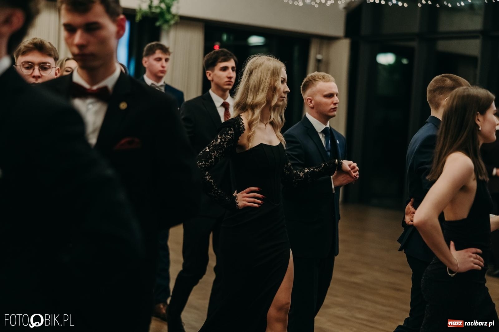 Zdjęcie w galerii na portalu naszraciborz.pl: Studniówka raciborskiego Mechanika na bis. Jeden bal, dwa fotoreportaże [FOTO i WIDEO] wiadomości z regionu