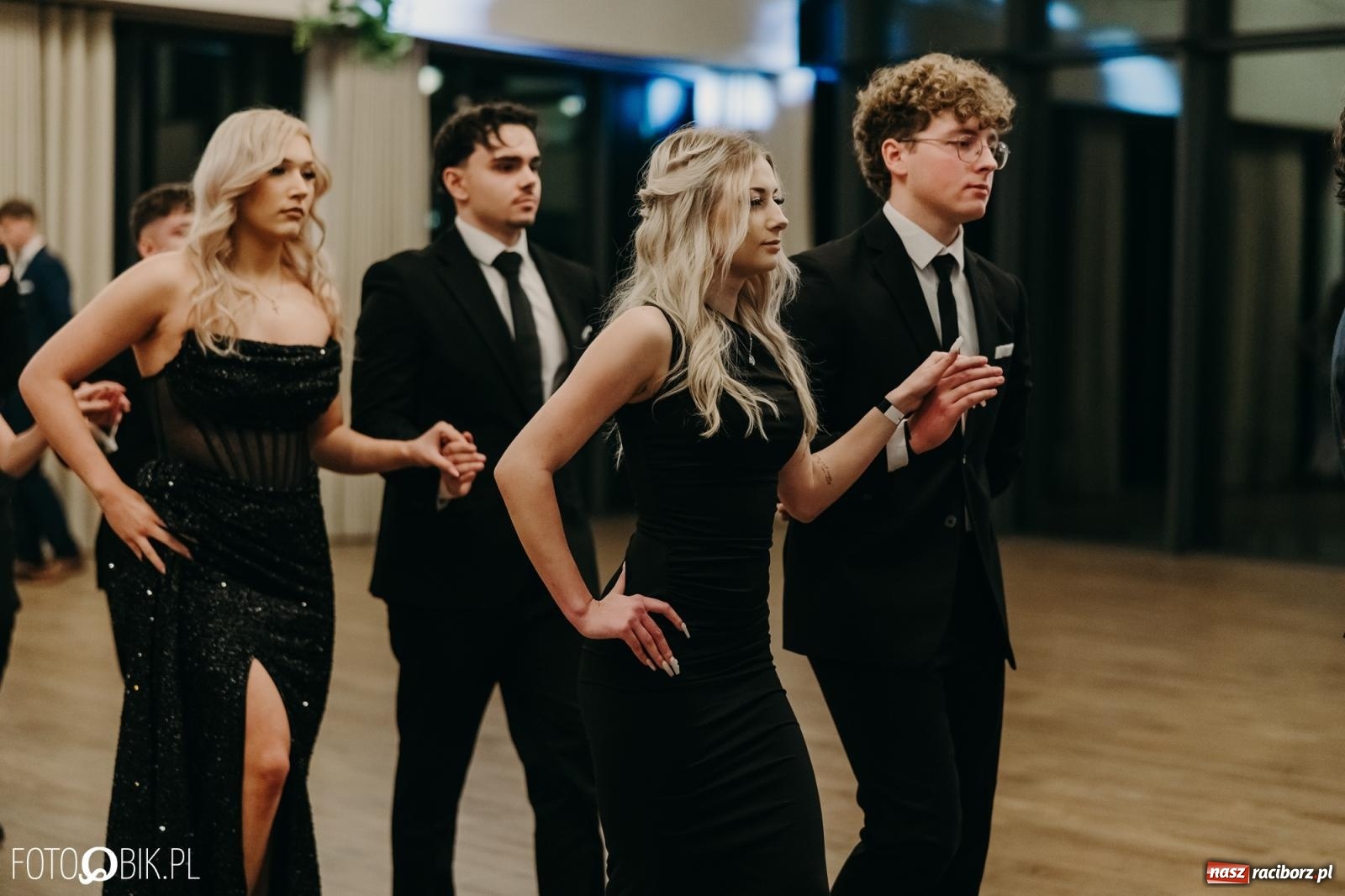 Zdjęcie w galerii na portalu naszraciborz.pl: Studniówka raciborskiego Mechanika na bis. Jeden bal, dwa fotoreportaże [FOTO i WIDEO] wiadomości z regionu