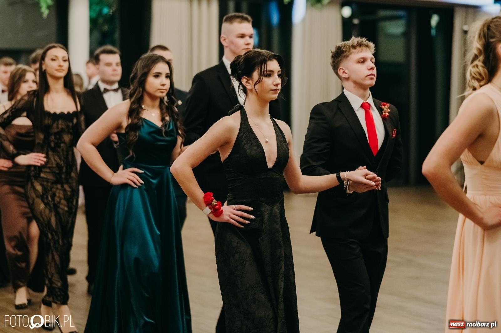 Zdjęcie w galerii na portalu naszraciborz.pl: Studniówka raciborskiego Mechanika na bis. Jeden bal, dwa fotoreportaże [FOTO i WIDEO] wiadomości z regionu