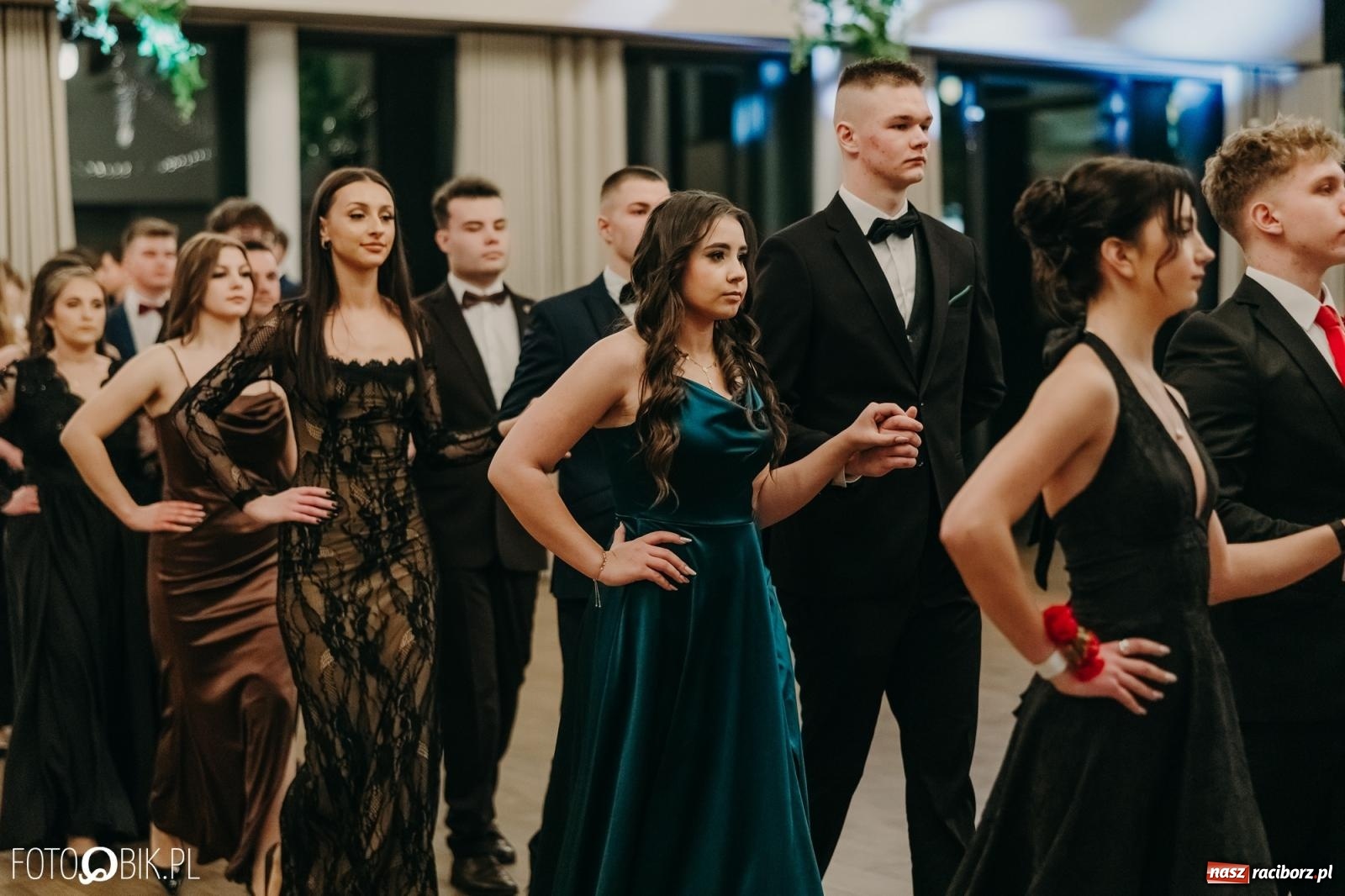 Zdjęcie w galerii na portalu naszraciborz.pl: Studniówka raciborskiego Mechanika na bis. Jeden bal, dwa fotoreportaże [FOTO i WIDEO] wiadomości z regionu