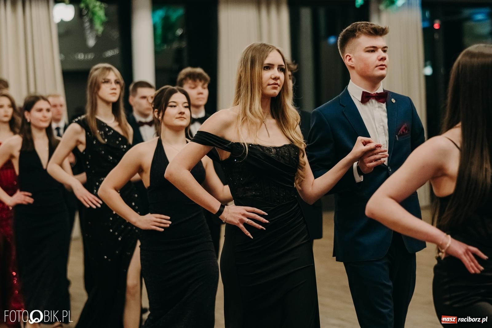 Zdjęcie w galerii na portalu naszraciborz.pl: Studniówka raciborskiego Mechanika na bis. Jeden bal, dwa fotoreportaże [FOTO i WIDEO] wiadomości z regionu