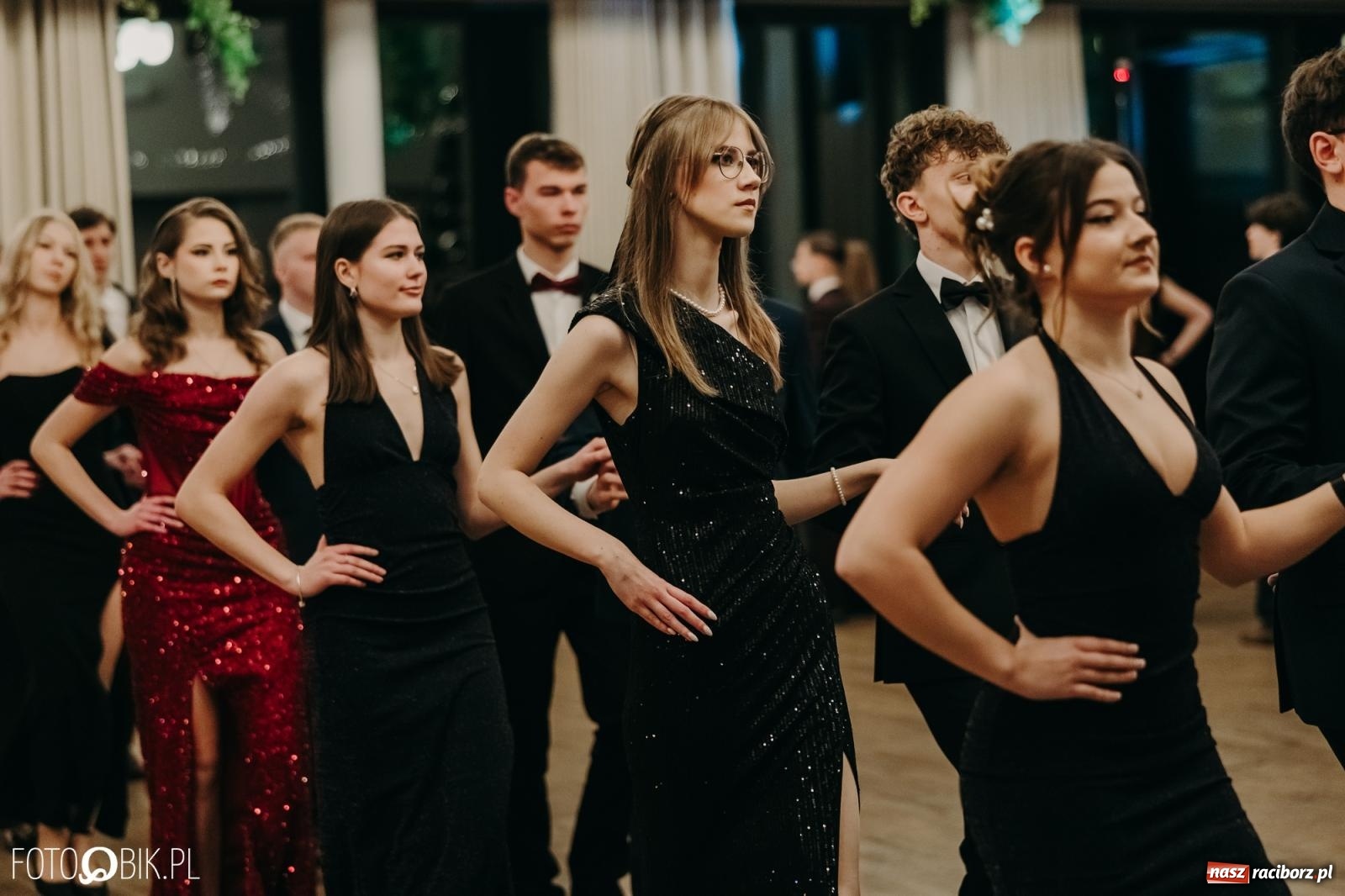 Zdjęcie w galerii na portalu naszraciborz.pl: Studniówka raciborskiego Mechanika na bis. Jeden bal, dwa fotoreportaże [FOTO i WIDEO] wiadomości z regionu