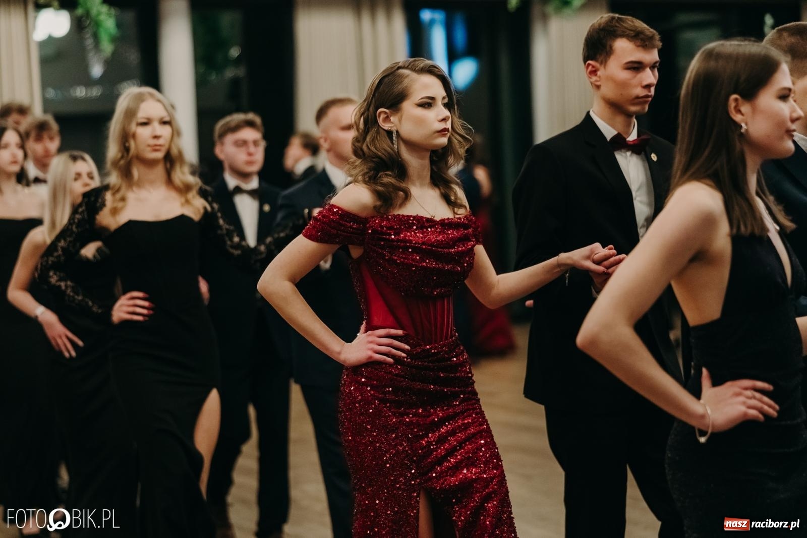 Zdjęcie w galerii na portalu naszraciborz.pl: Studniówka raciborskiego Mechanika na bis. Jeden bal, dwa fotoreportaże [FOTO i WIDEO] wiadomości z regionu