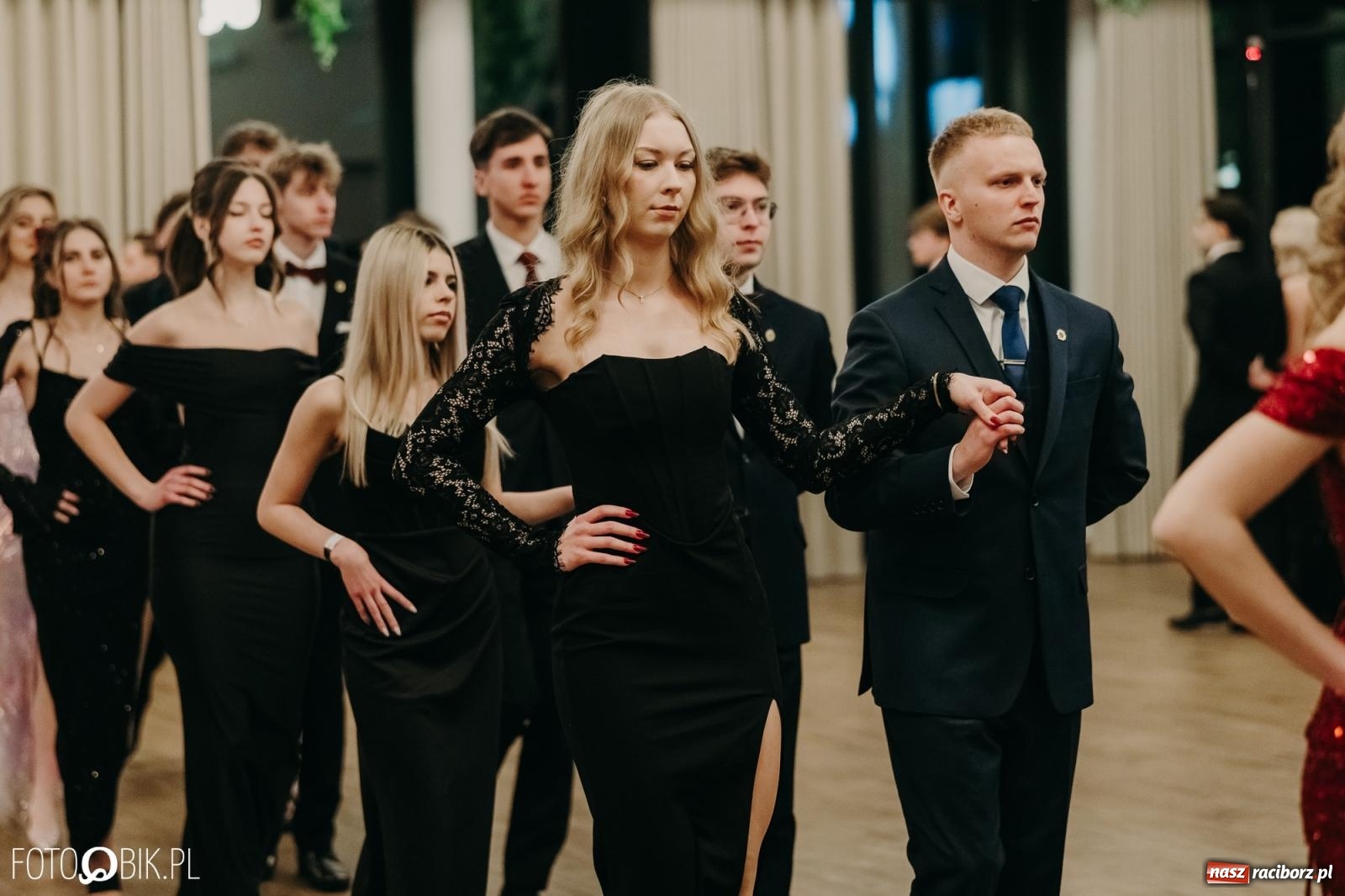 Zdjęcie w galerii na portalu naszraciborz.pl: Studniówka raciborskiego Mechanika na bis. Jeden bal, dwa fotoreportaże [FOTO i WIDEO] wiadomości z regionu