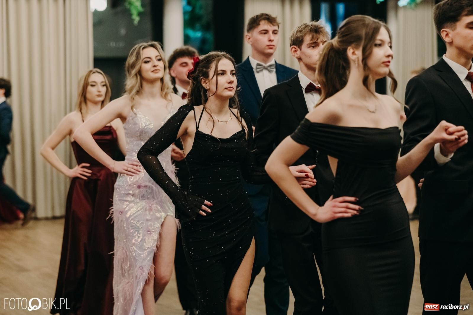 Zdjęcie w galerii na portalu naszraciborz.pl: Studniówka raciborskiego Mechanika na bis. Jeden bal, dwa fotoreportaże [FOTO i WIDEO] wiadomości z regionu